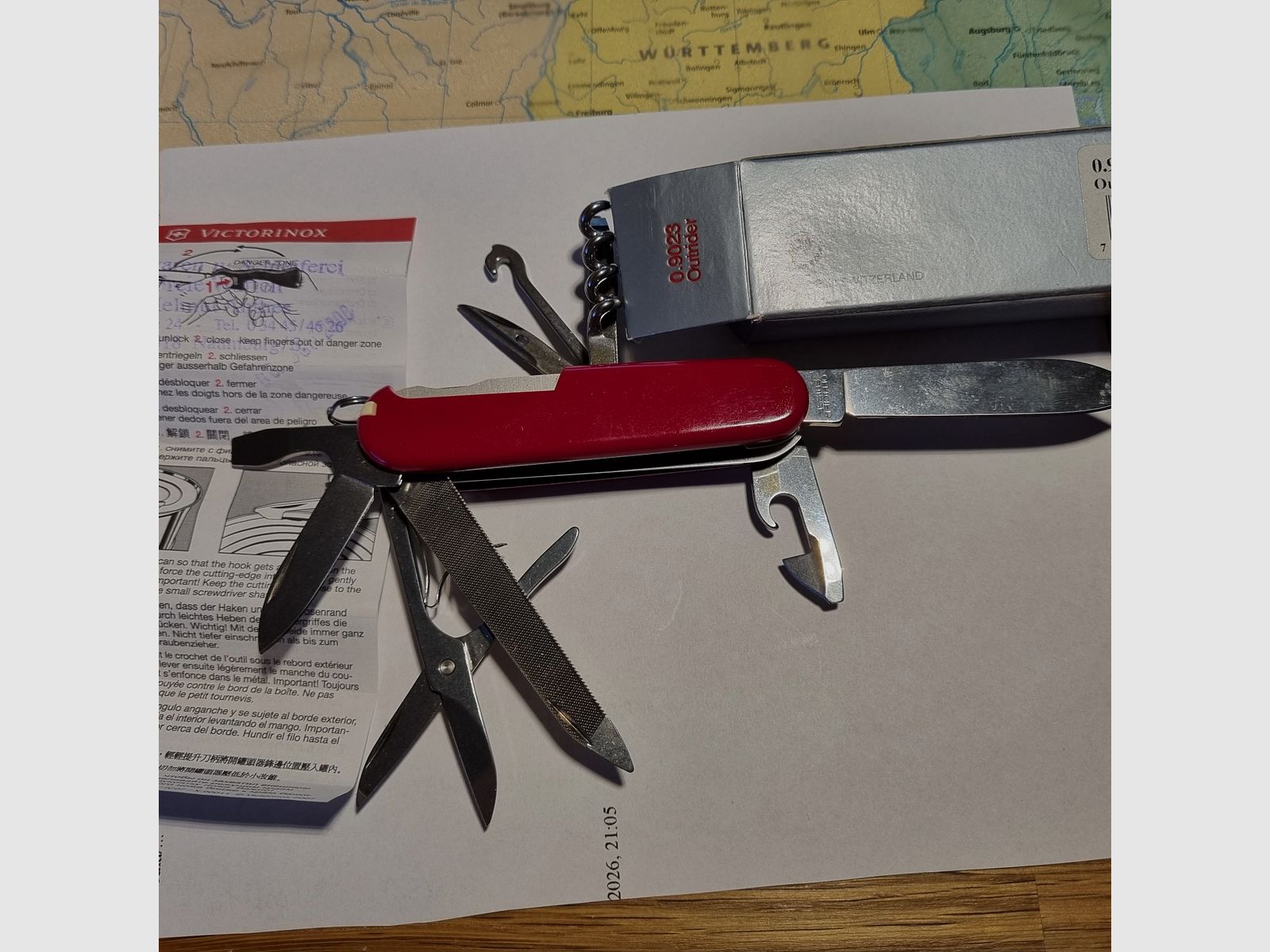 Victorinox- Multitools Outrider 0.9023 rot, Bild 1 von 2