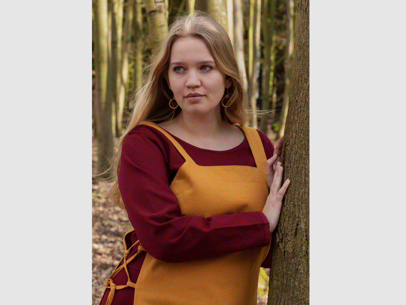 Robe médiévale simple Afra en toile robuste, bordeaux