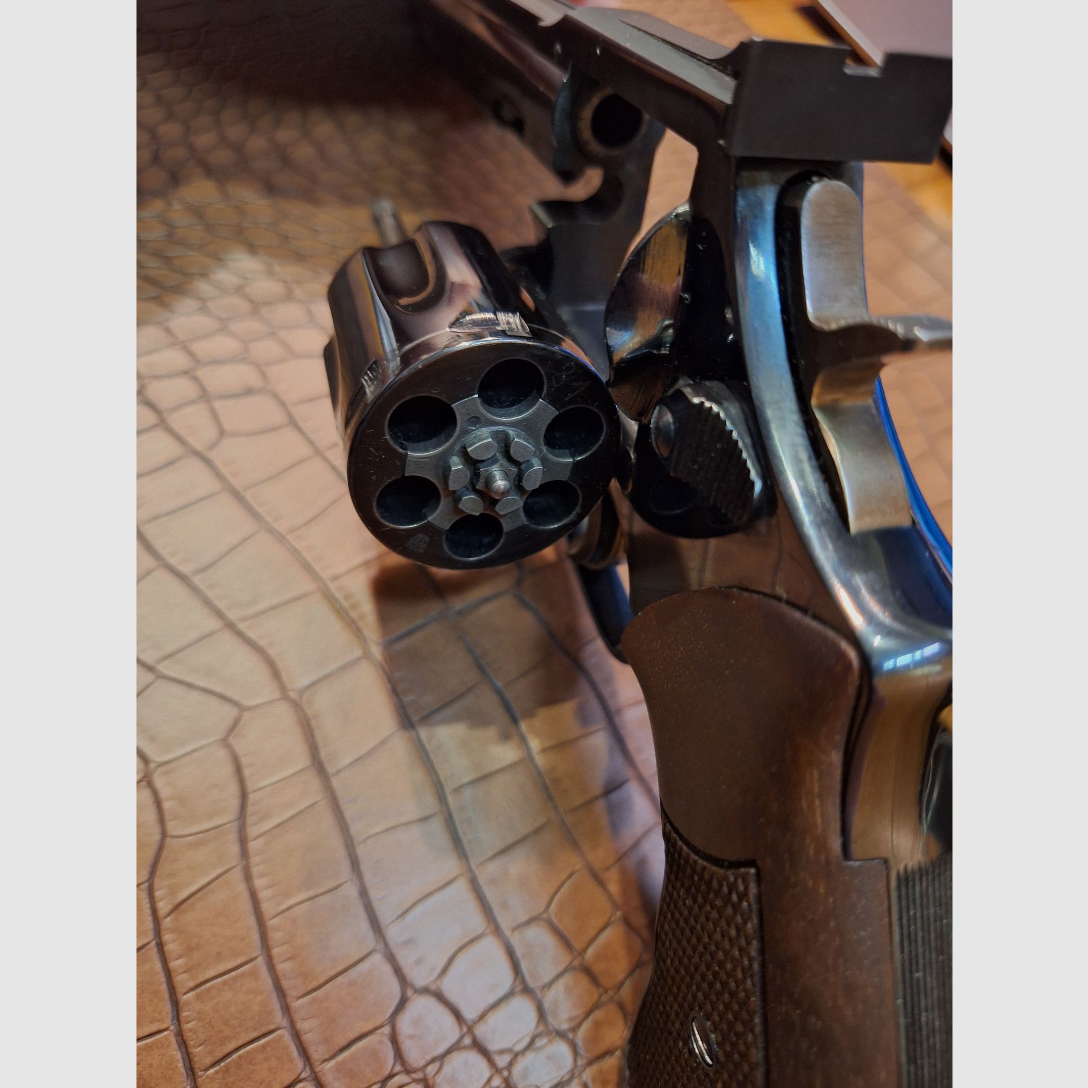 Revolver Manurhin MR 73 Kaliber .32 S&W Long 6 Zoll Lauf 