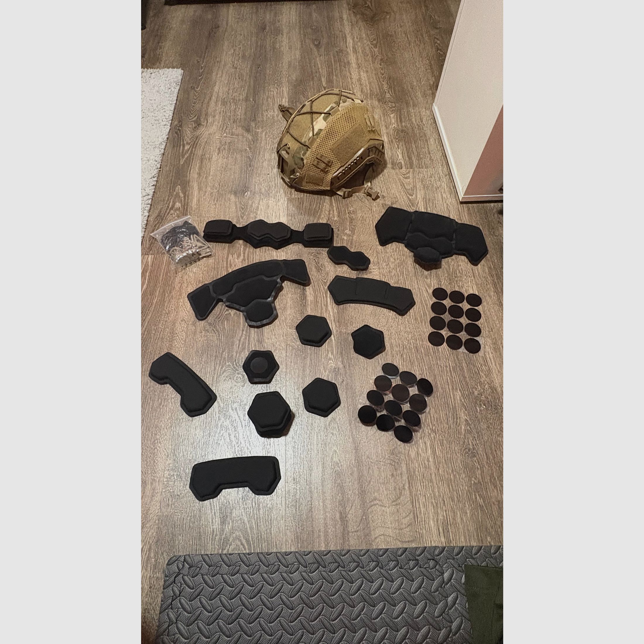 Airsoft Komplettset Specna Arms RRA SA-E03 EDGE Gewehr, Shotgun, Pistole, Plattenträger, Helm