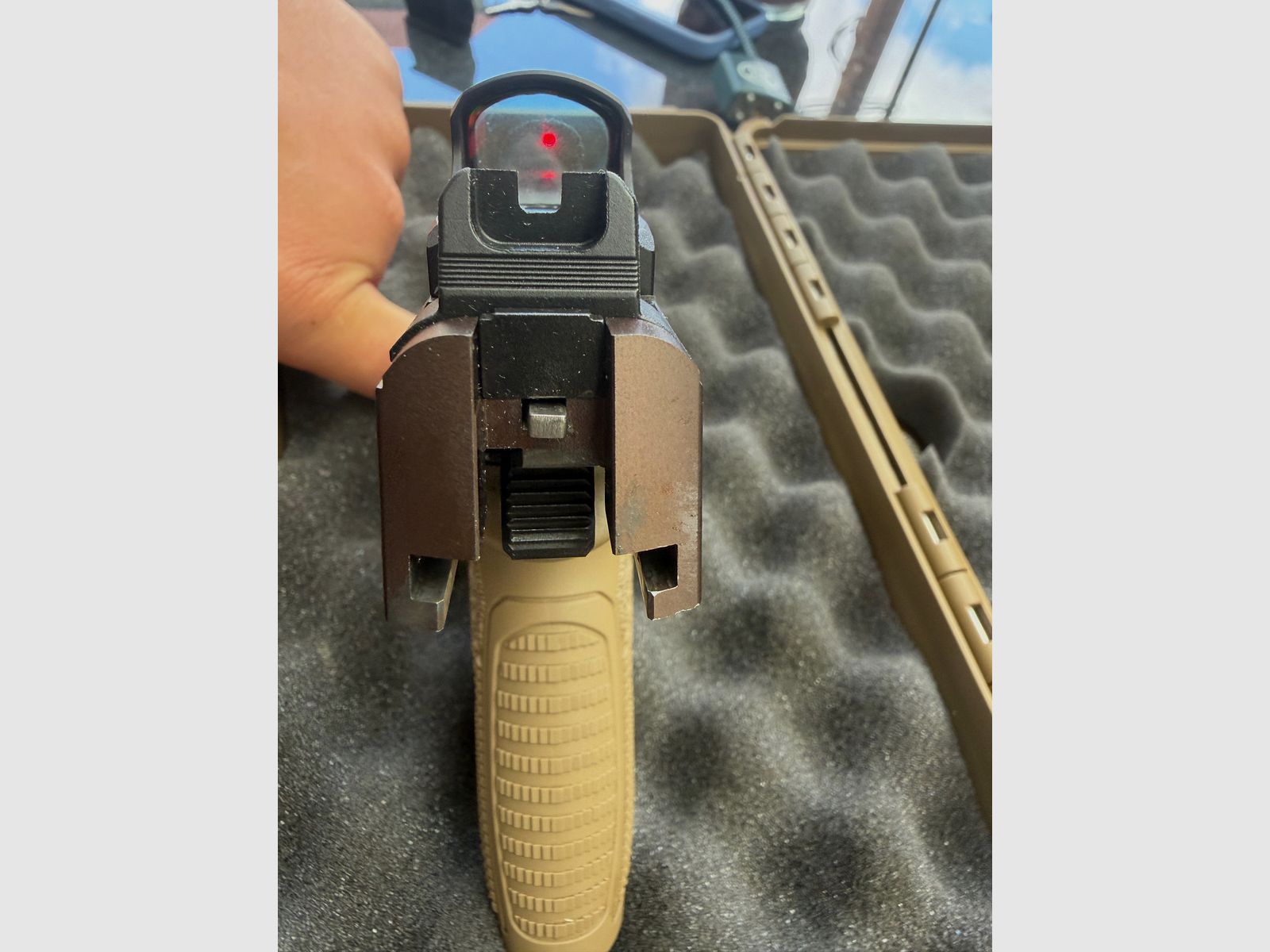 FN 502 Tactical FDE .22lfb | neuwertig mit Rotpunkt | kaum geschossen 