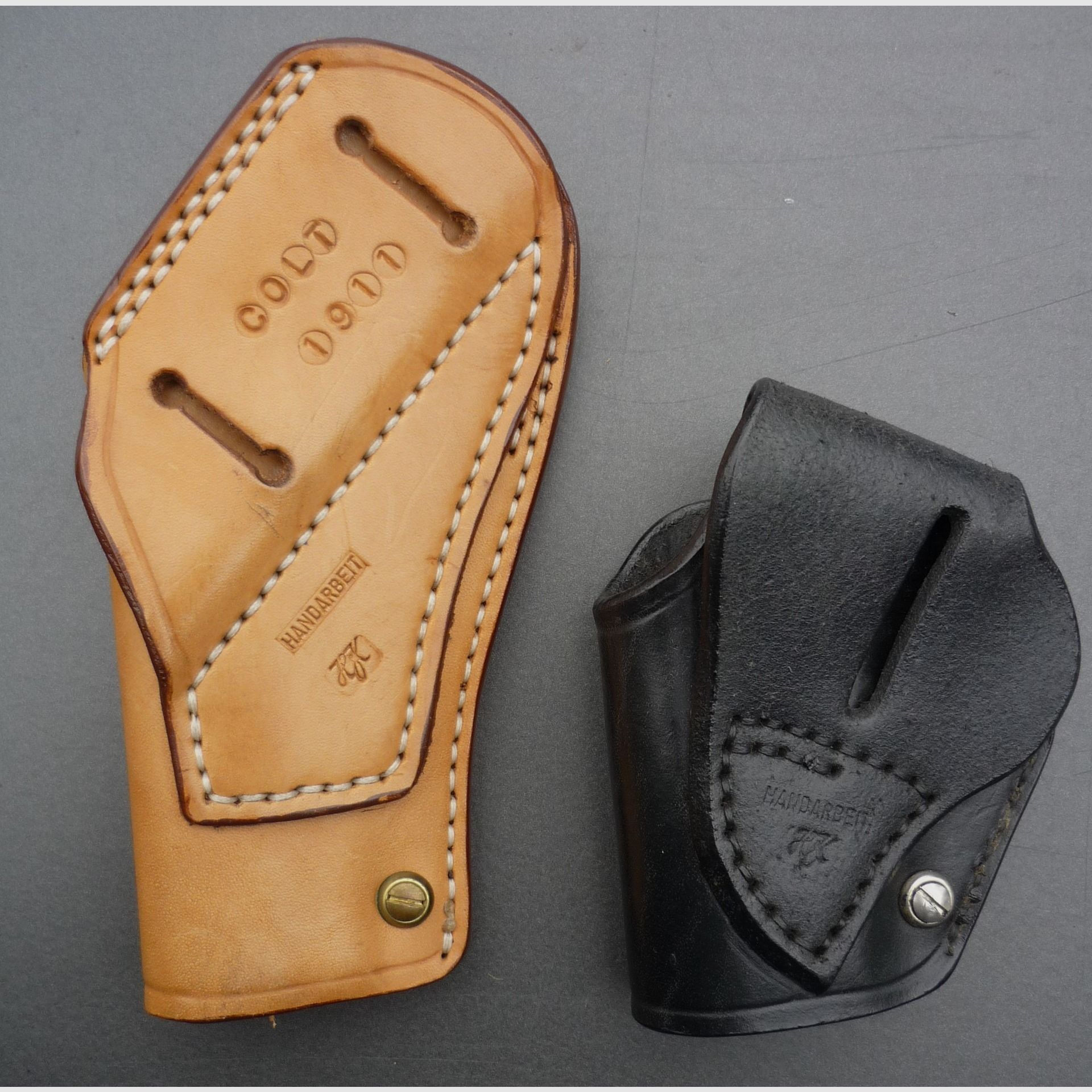 HKDesign Holster Art. Nr. 005  ,Schnellziehholster mit eingeklebter Lederkornschiene und Einstellschraube für:Colt 1911 und für diverse kleinere Pistolenmodelle - für Rechtshänder  