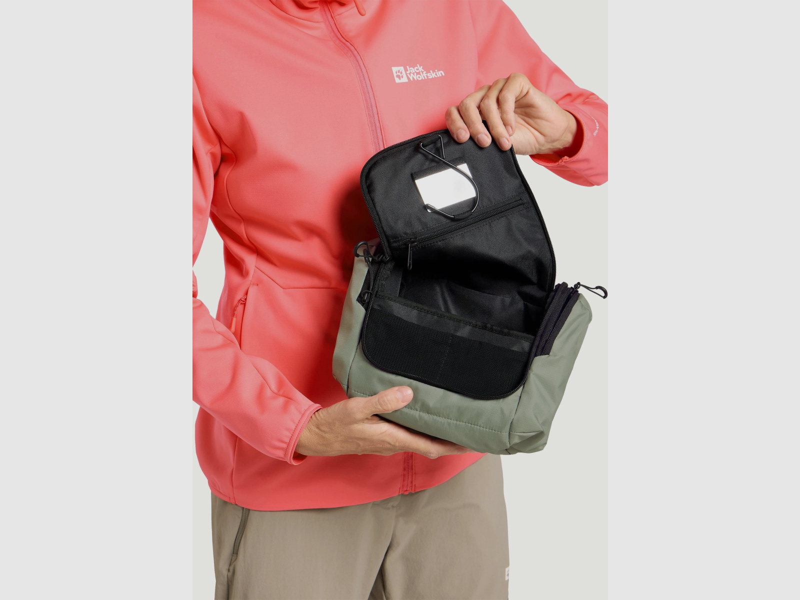 JACK WOLFSKIN Wandermood Washbag Kulturbeutel zum aufhängen Mint Leaf