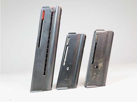 Diversas revistas Voere rifle semiautomático .22LR