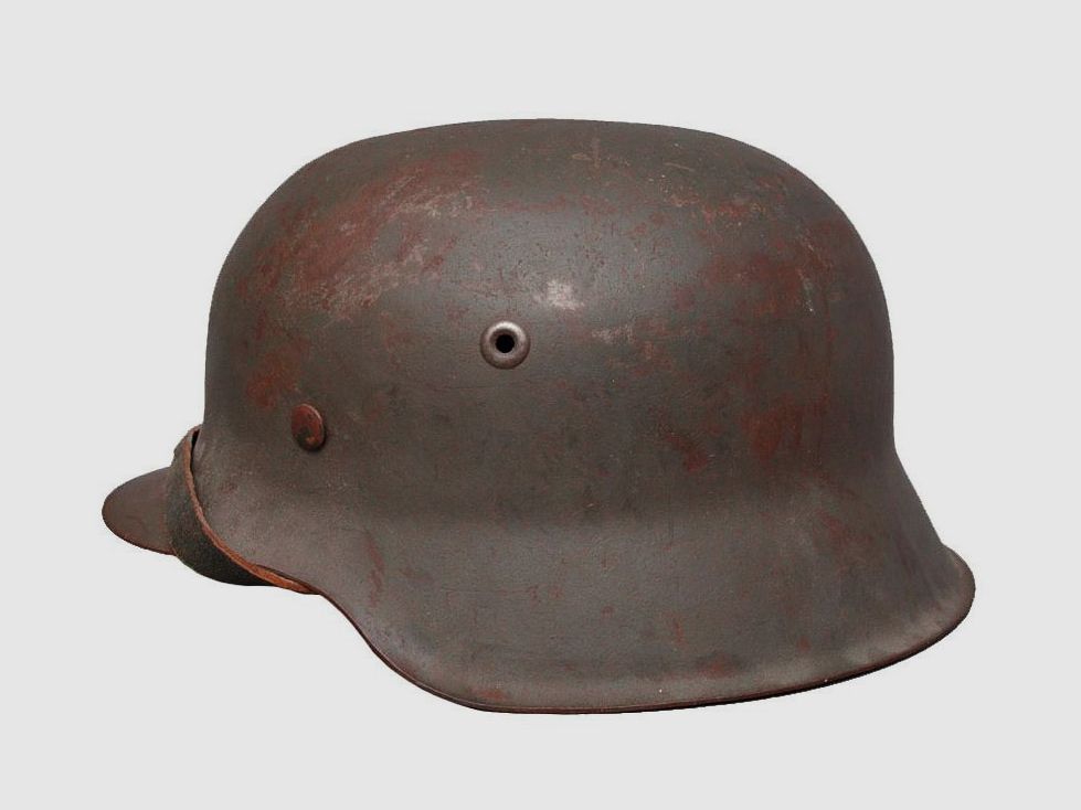 Deutscher Stahlhelm M42