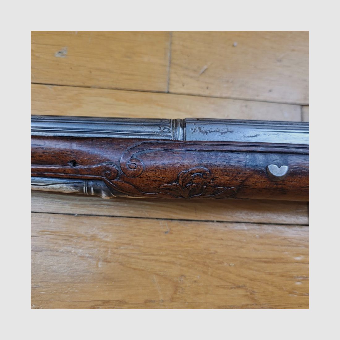 Splendido fucile a pietra per bambini – fabbricazione XVIII secolo Luigi XIV – 1715 – Finiture in argento – Lavoro di oreficeria – Funzionamento impeccabile – Arma di lusso – Stato eccezionale e grande rarità – TBE +, immagine 43 di 49