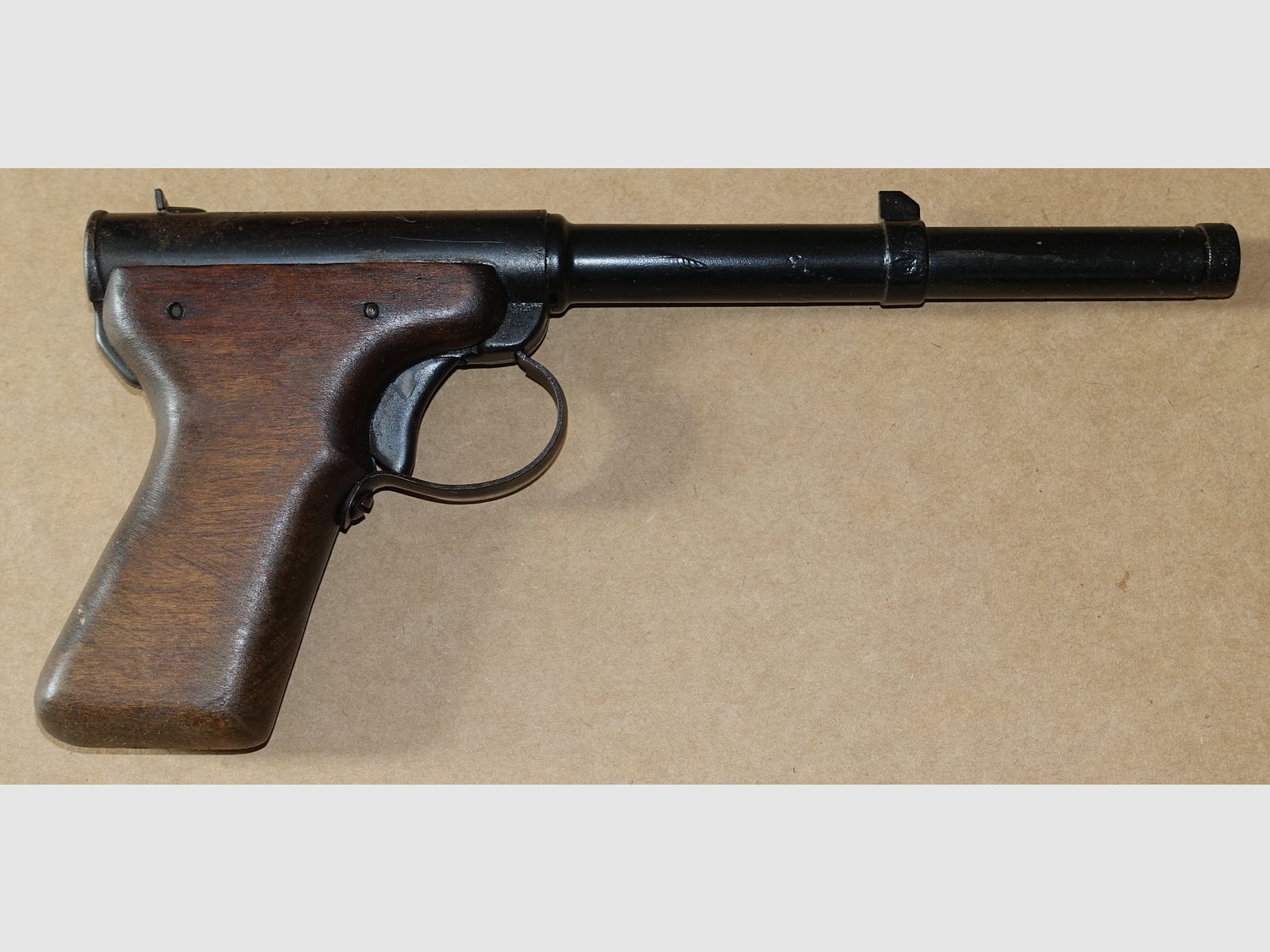 Luftpistolen Sammlung / 14 Stück / Walther Diana Umarex Lov Baikal Record usw.