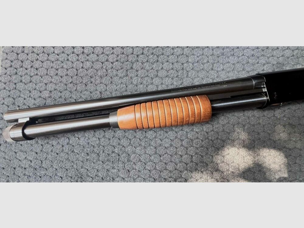 Winchester 1300 Defender Vorderschaftrepetierflinte 12/76