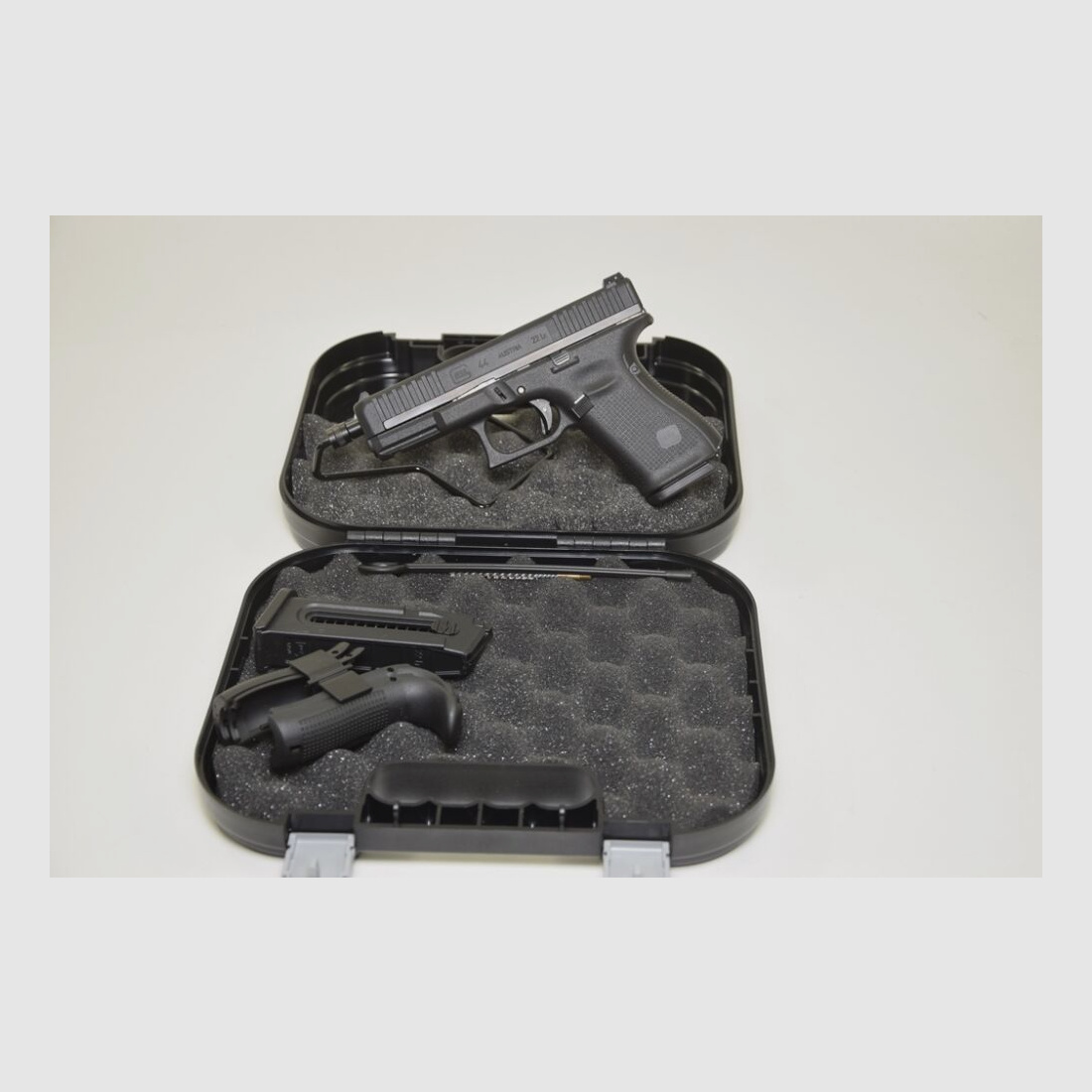 Glock Glock 44 mit Gewindelauf
