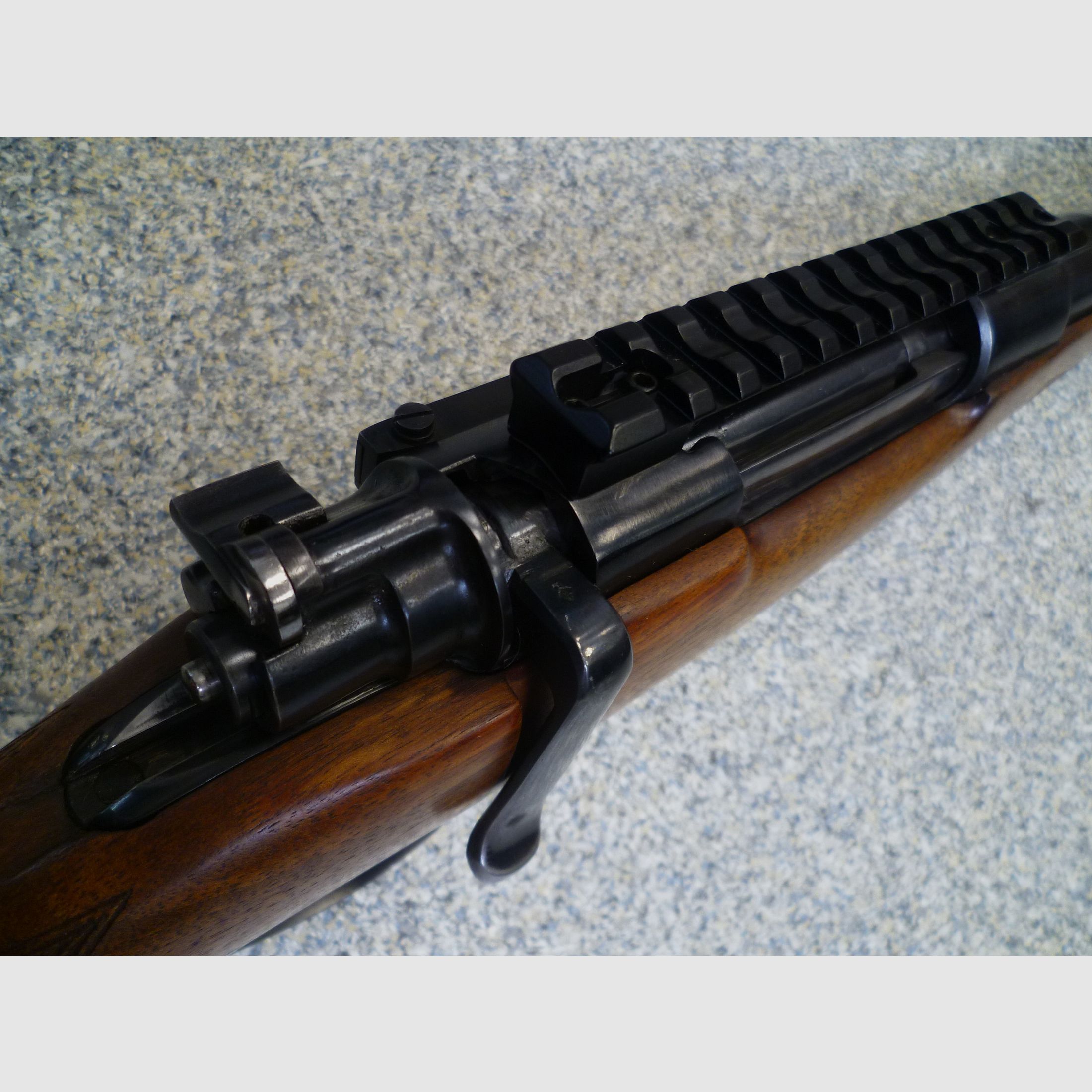 Repeater rifle Hubertus M98 .30-06 Spring.