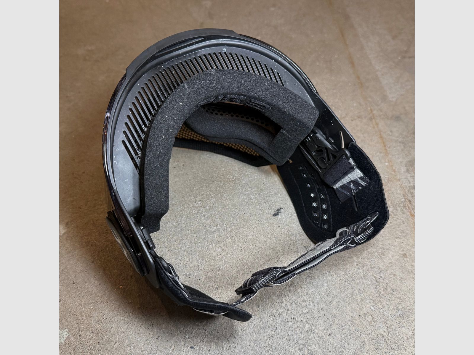 GEBRAUCHTER MASKE - Empire mit Gitter, Bild 2 von 3