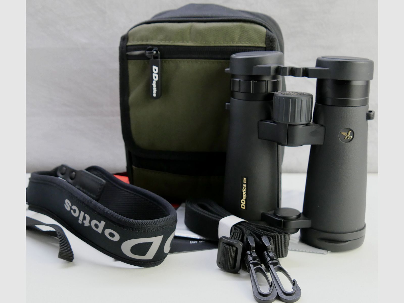 Exhibitor DDoptics binoculars EDX 8x42-073