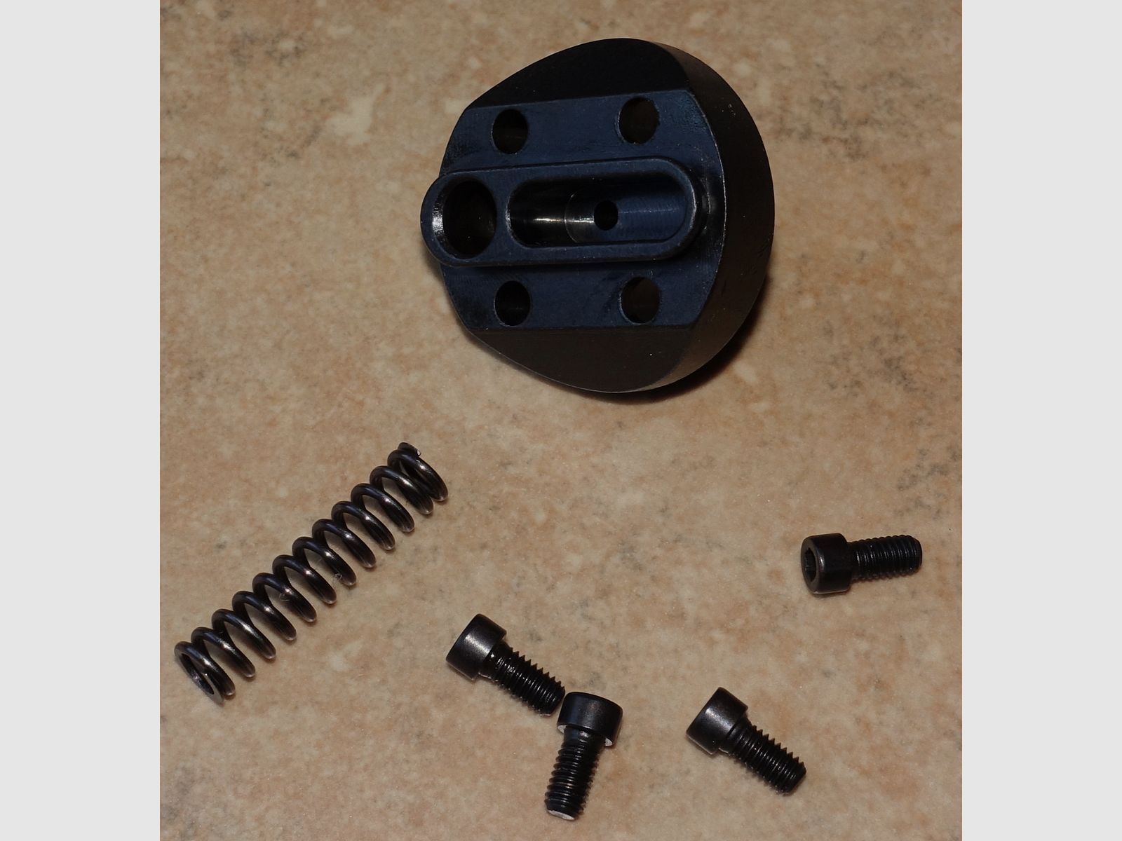 Vanne de réduction de pression CO2 Steyr (réception) + vis + ressort