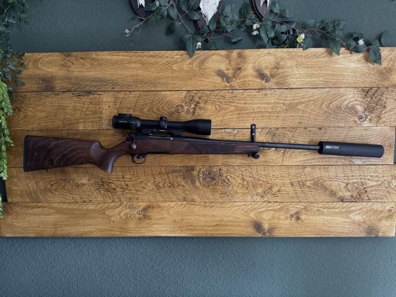 Steel Action HS .270win Holzklasse 4 inkl. Swarovski z6i 2-12x50 und Schalldämpfer, Bild 1 von 4