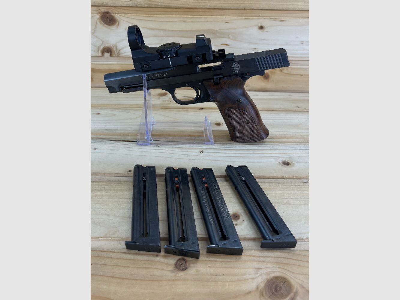 Smith & Wesson Mod. 41 KK-pistool met rood punt & vaste open vizier .22lr