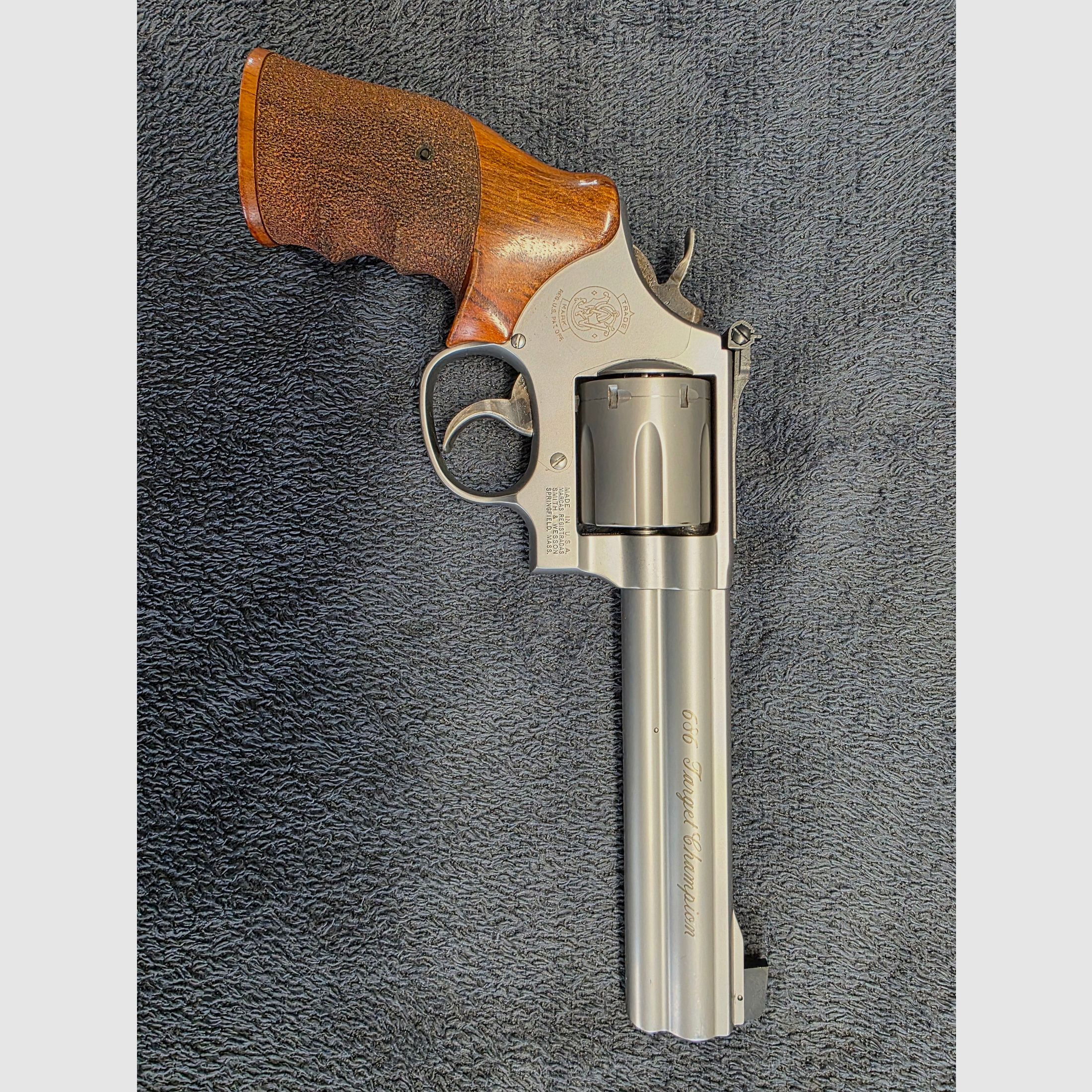 Revolver Smith & Wessen  .357 , 686 Target Champion 