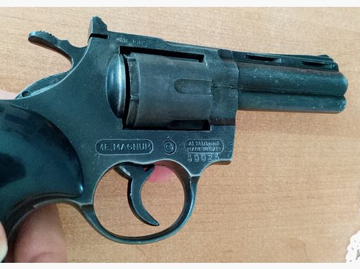 Cuno Melcher ME Magnum im Kal. 9 mm R. Knall im PTB 438