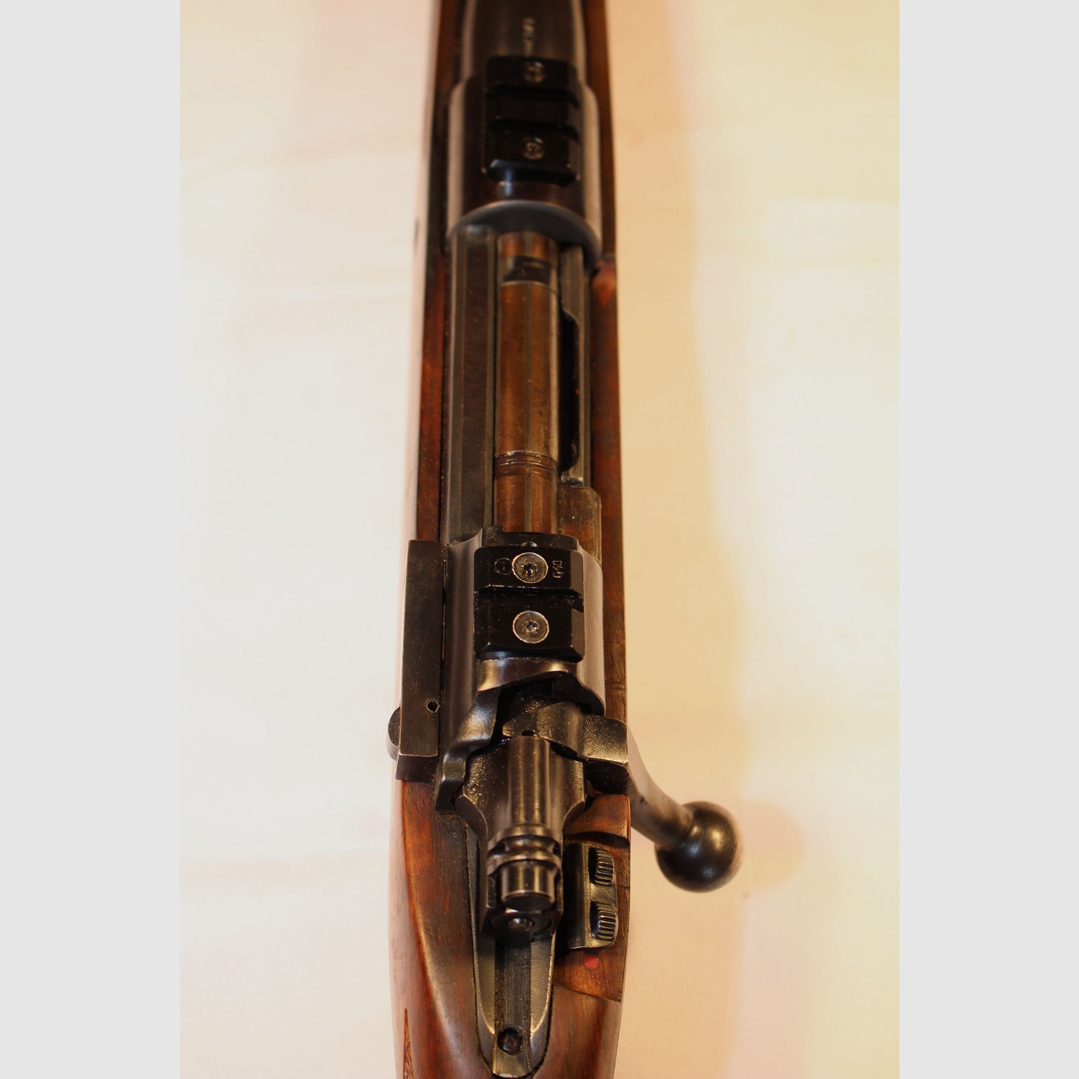 Bolt-action rifle in caliber 7x64.
