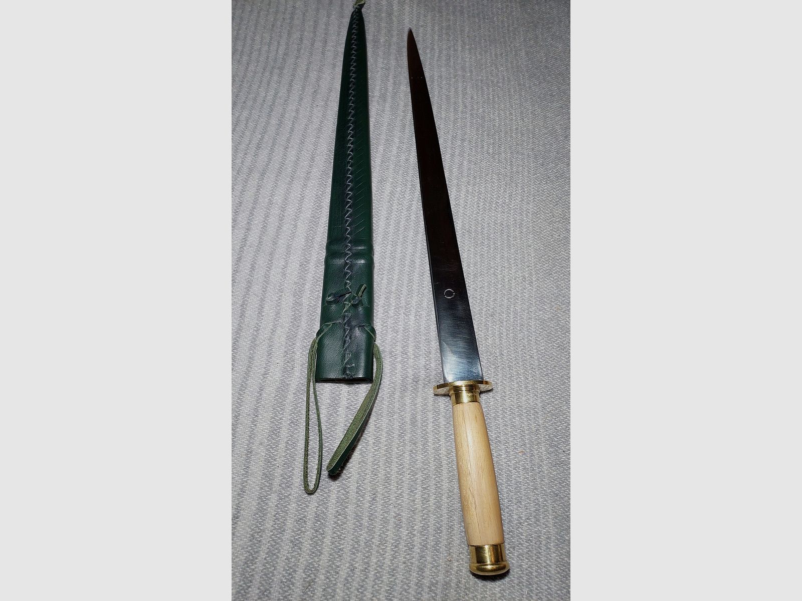 Irish Scian / Skean Medieval Dagger [Tod Cutler] – Historically inspired replica of an Irish predecessor of the dirk