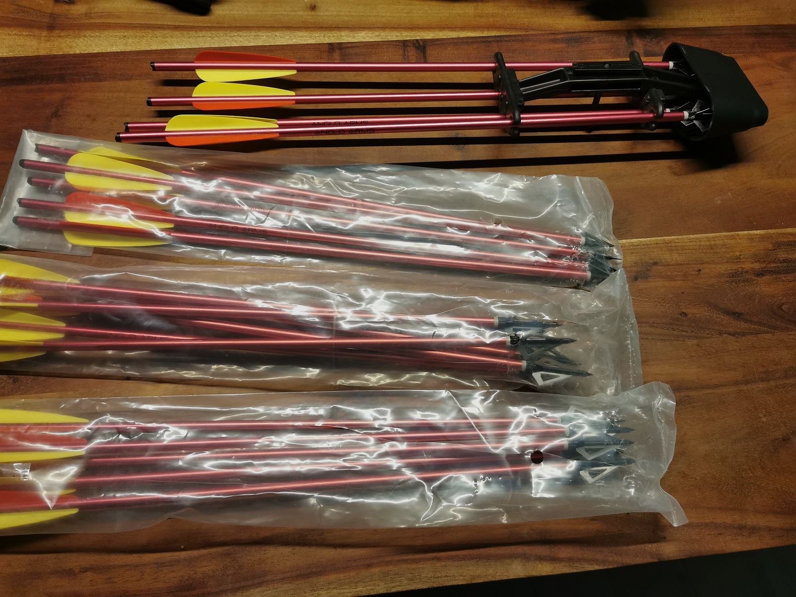 Steambow Bulldog 440 Excalibur Armbrust m. pneumatischem Spanner und viel Zubehör