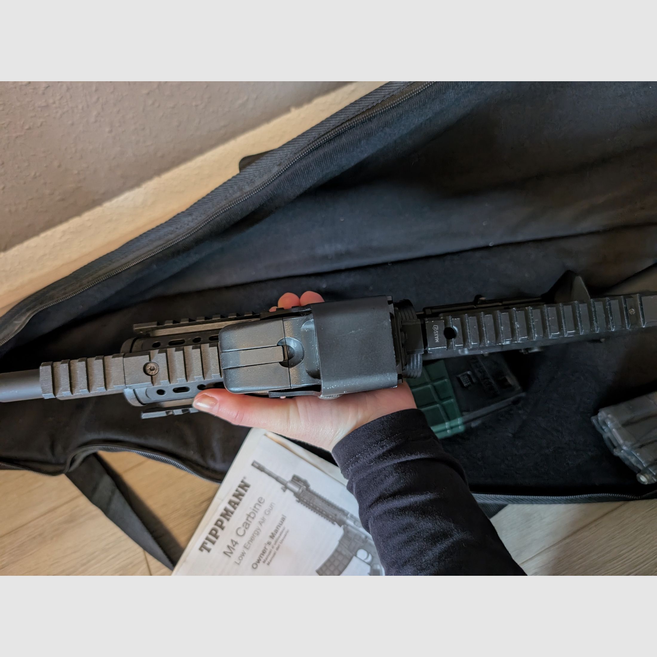 Tippmann M4 Carbine Airsoft mit Zubehör