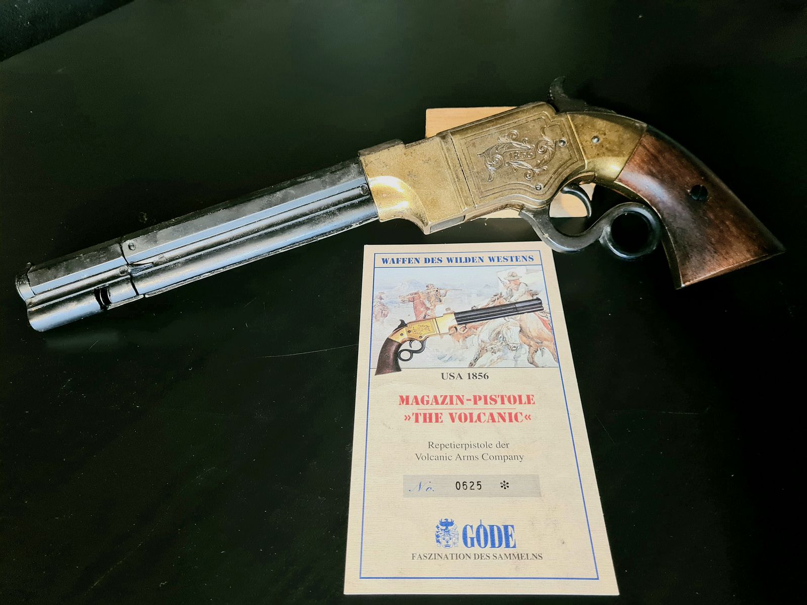 PISTOLE MAGAZINE «LES VOLCANIQUES» Pistolet à répétition de la Volcanic Arms Company