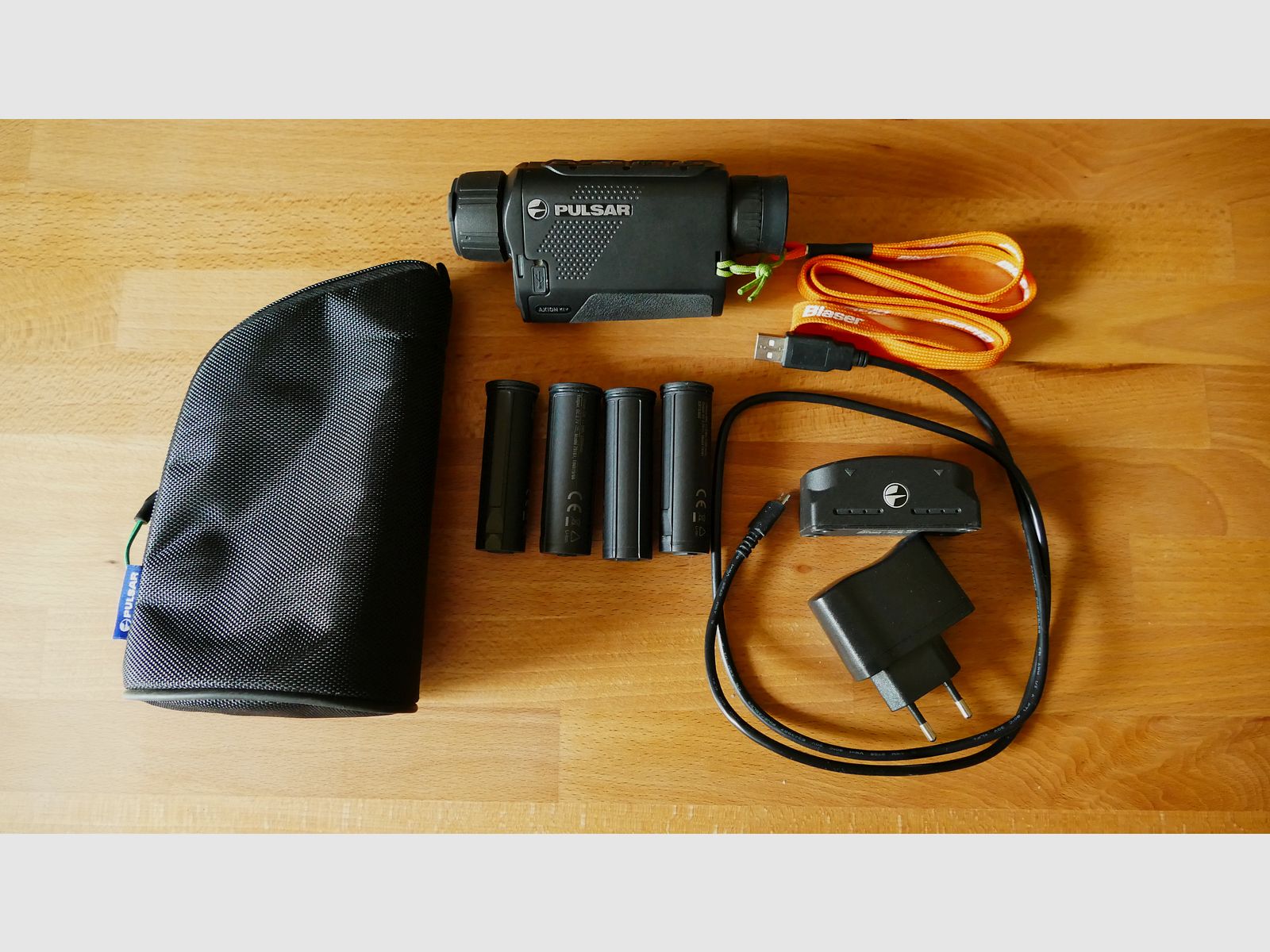 Sehr gut erhaltenes und wenig benutztes Wärmebildhandgerät PULSAR Axion Key XM30