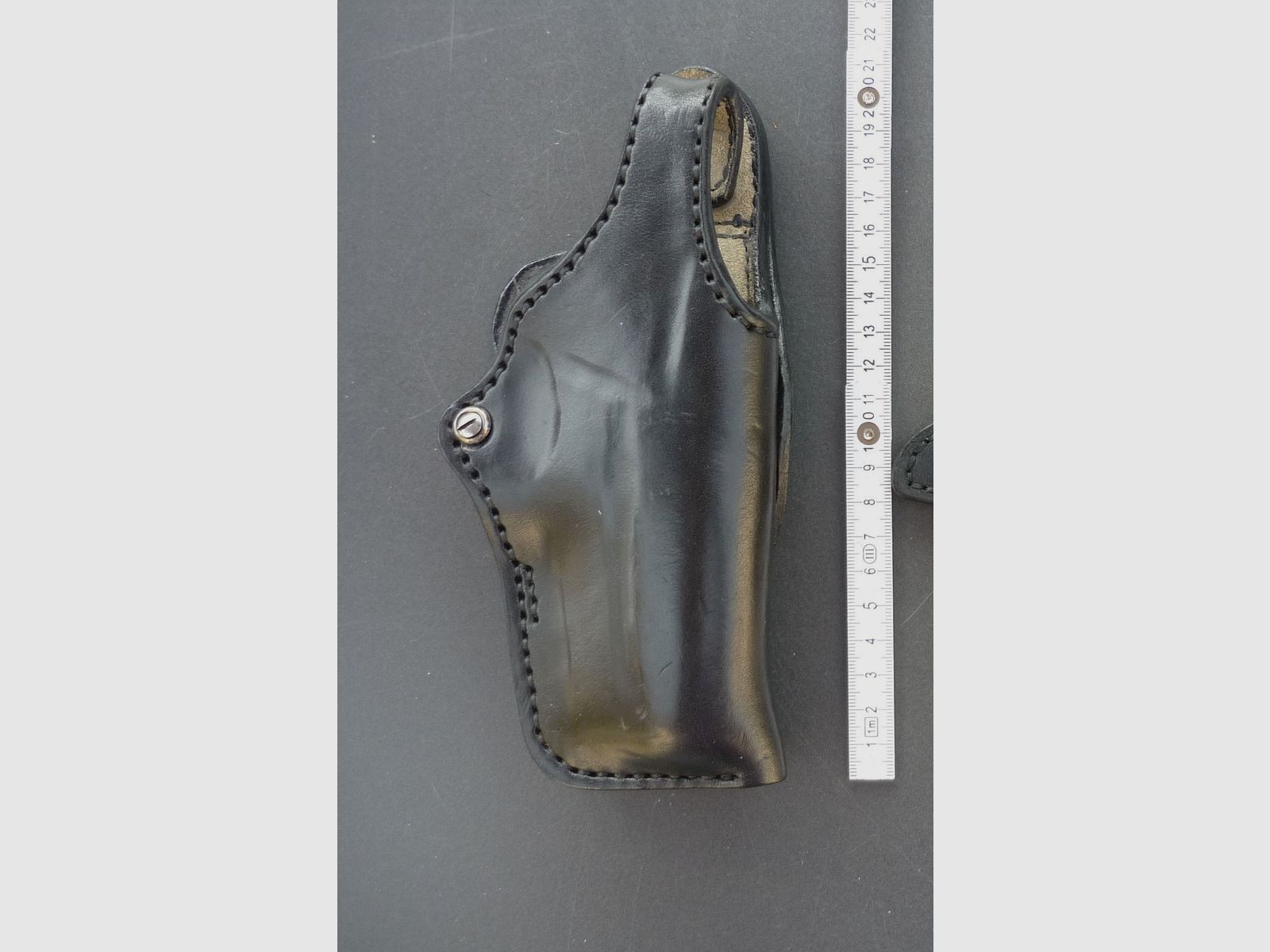 HKDesign Holster  Art. Nr.  002 : Eenvoudig holster met drukknopsluiting  -  voor:  S&W 639 -  voor rechtshandigen, afbeelding 1 van 8
