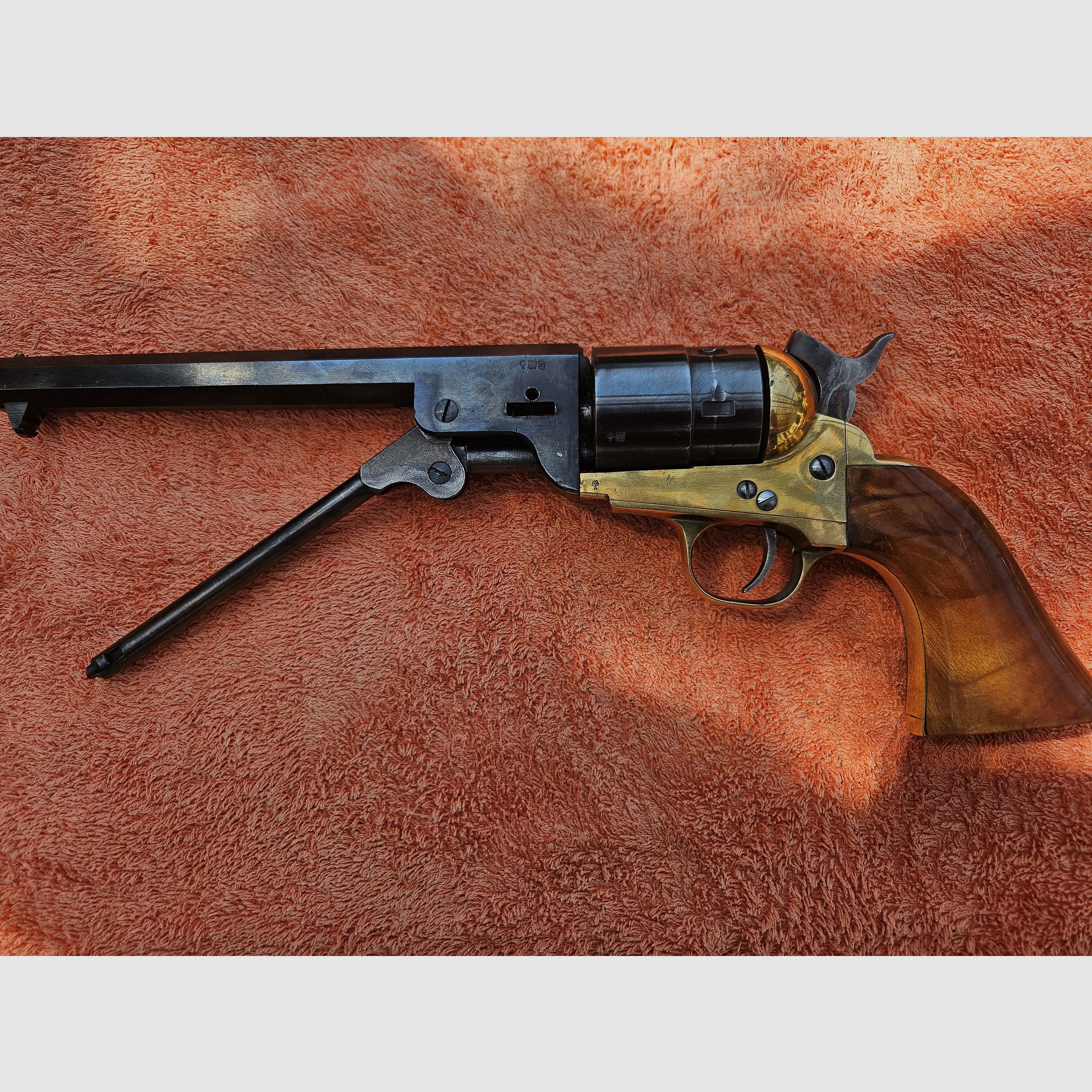 Neumann-Umbau auf 9 mm Schreckschuss Colt 1851 Navy