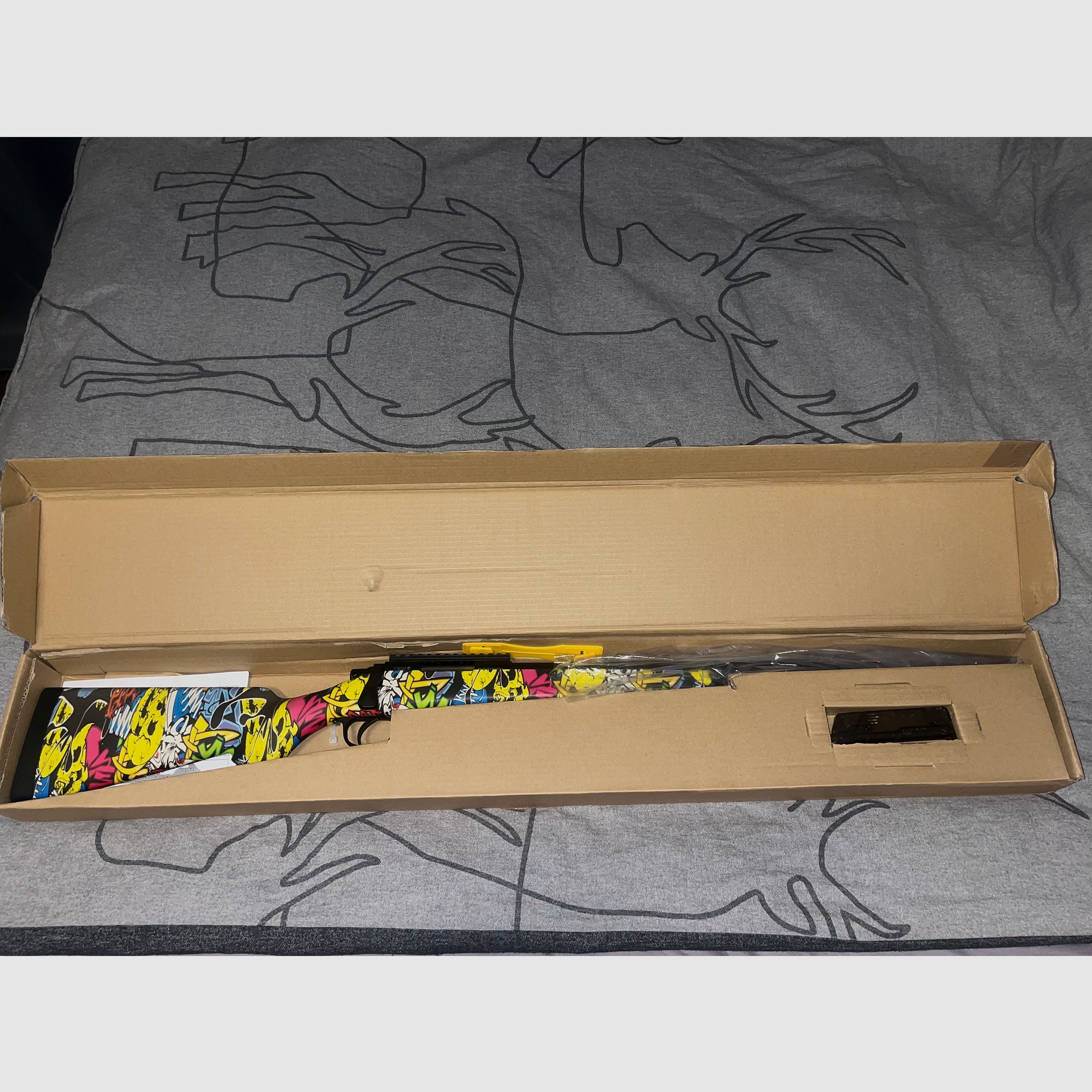 Double Bell VSR-10 Bolt Action Snipergewehr Springer 6mm BB schwarz - Jokers Graffiti Edition (DEFEKT)