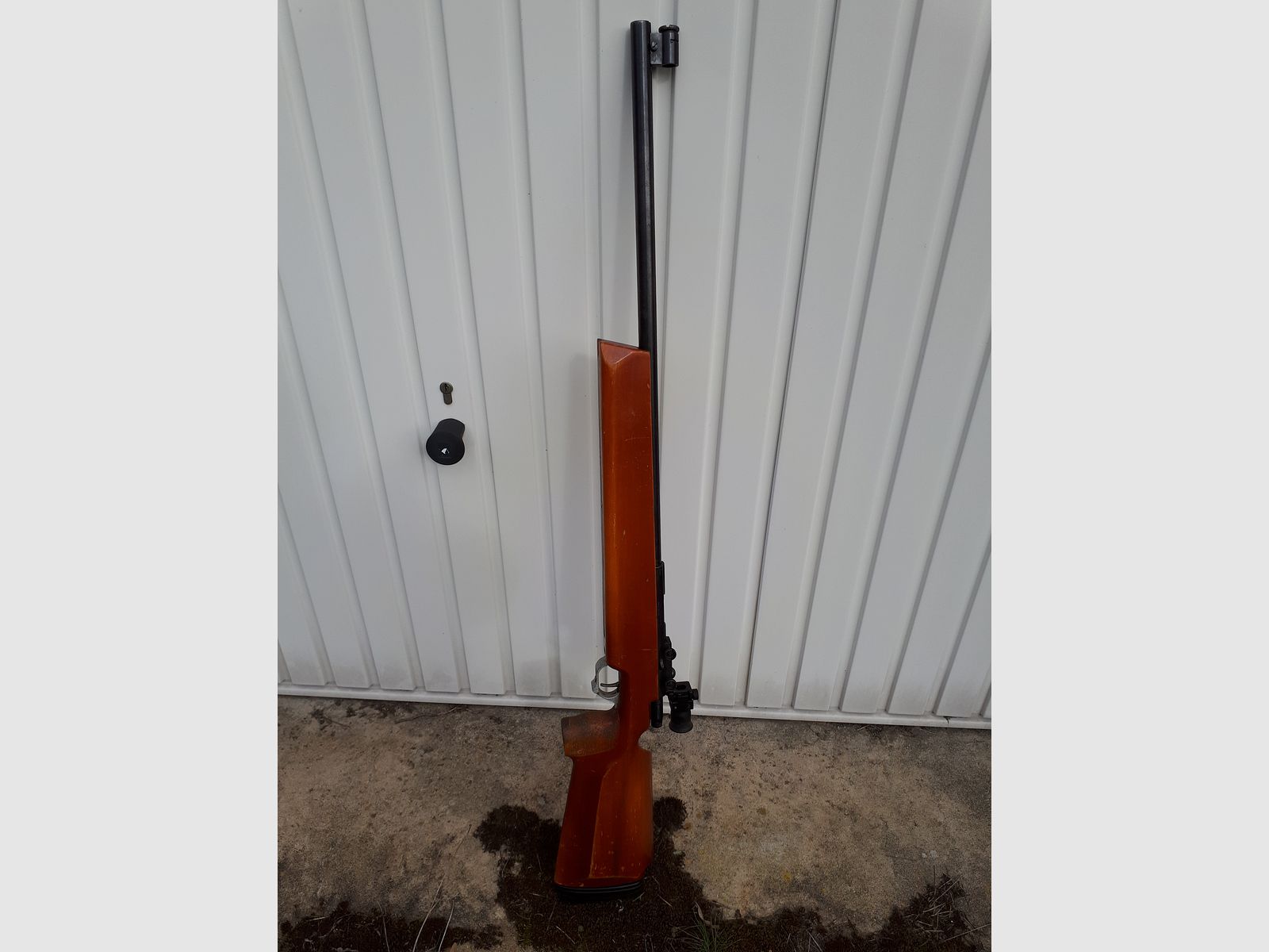 KK Waffen und Waffenschränke (Langwaffe KK-Gewehr Suhl Modell 150 Standard) (Kurzwaffe Revolver Arminius)