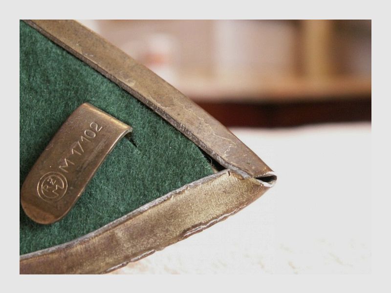 Originele gorget NSDAP uit Wk2