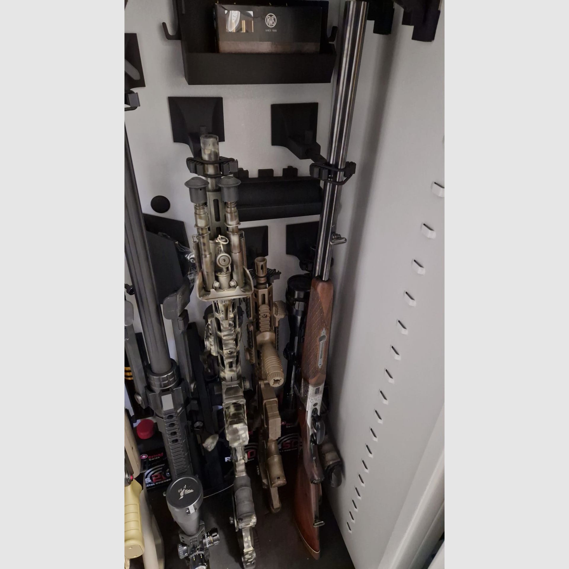 Support pour armes longues pour armoire à armes