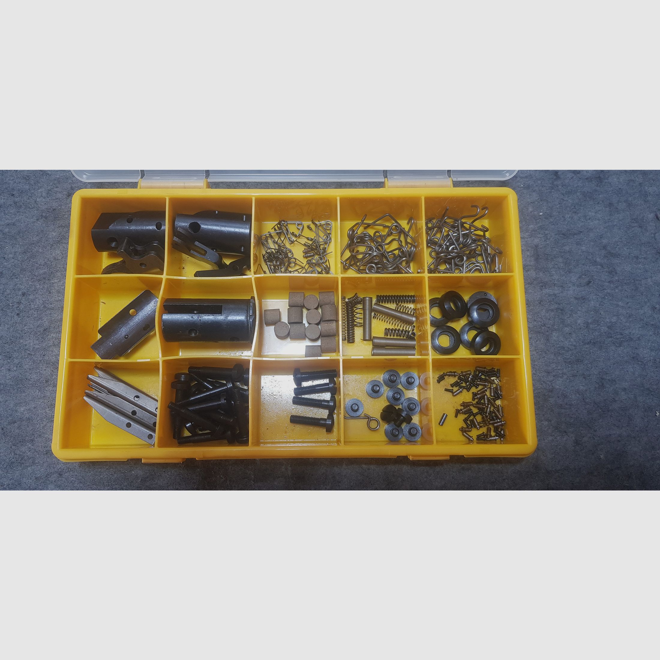 Vervangingsonderdelen Haenel IV/M Onderhevel Luchtgeweer 4M of IV M Trekker Trekkerstang Veerinstallatie Schroef Trekkerhaak Veer per stukprijs