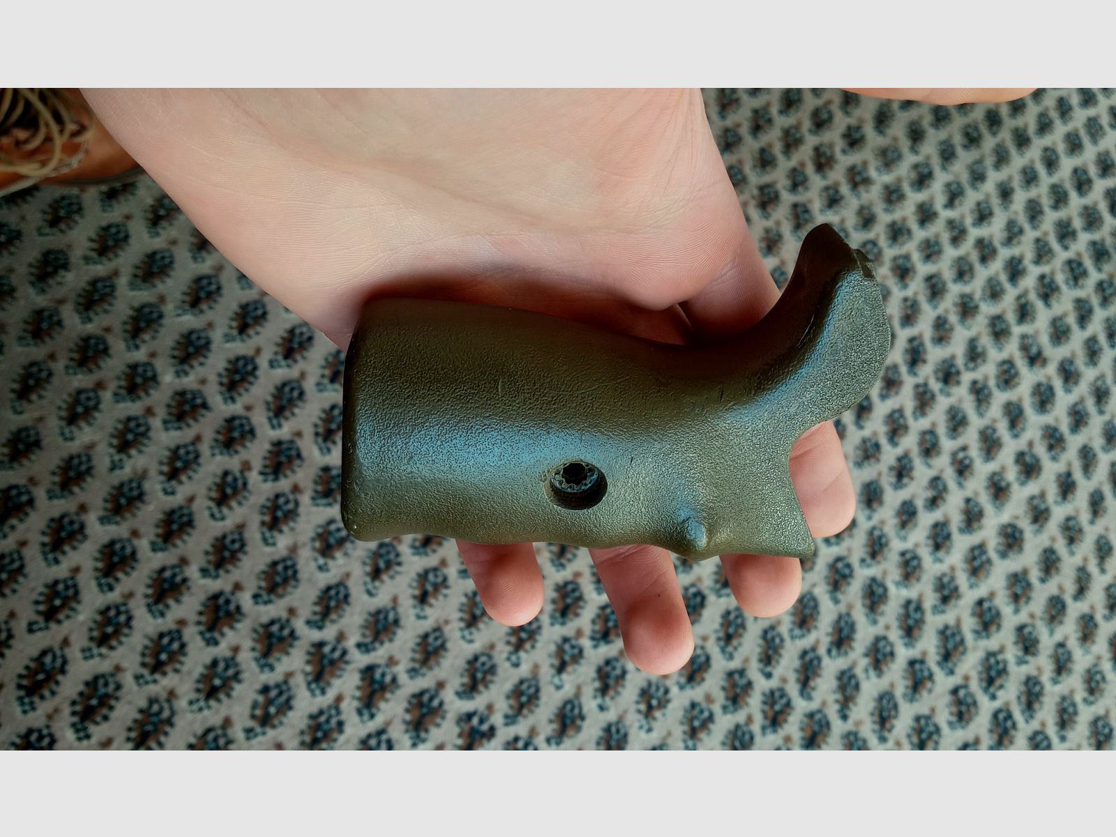 G3 pistol grip deep speckled olive green / stylistically perfect for wooden handguard // polymer grip