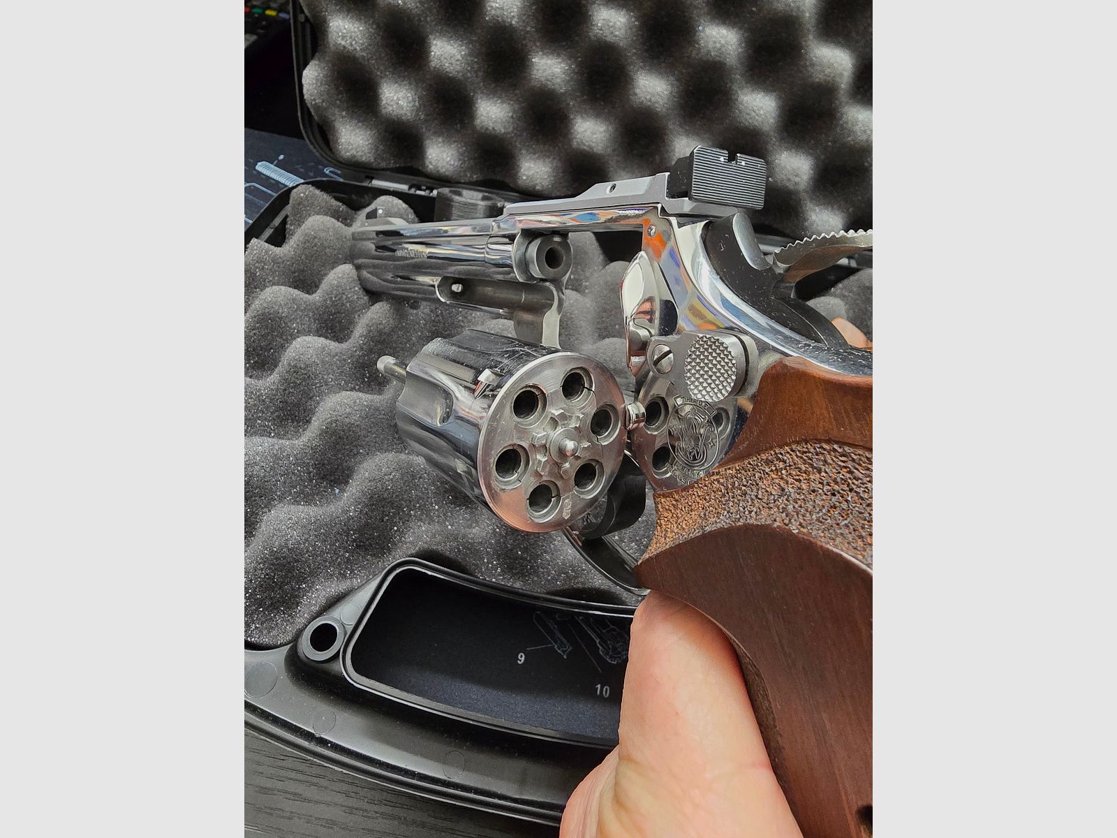 Smith und Wesson 6Zoll KK-Sportrevolver 617-1