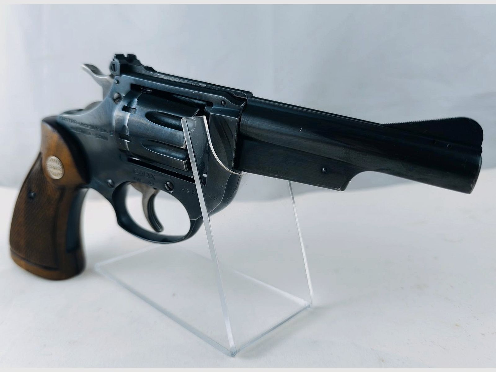 Astra Cadix revolver cal. .22 LR, image 1 of 4