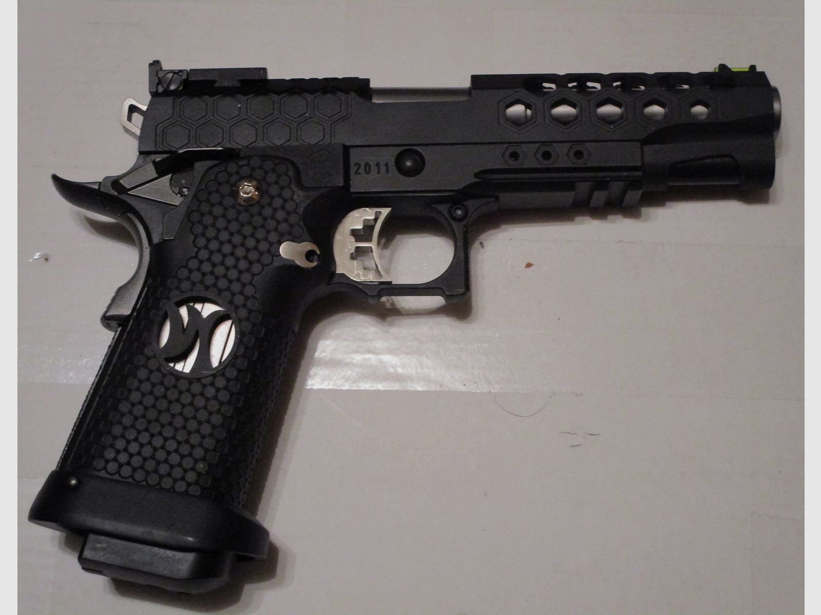 AW Custom HX2502 Hex Cut GBB