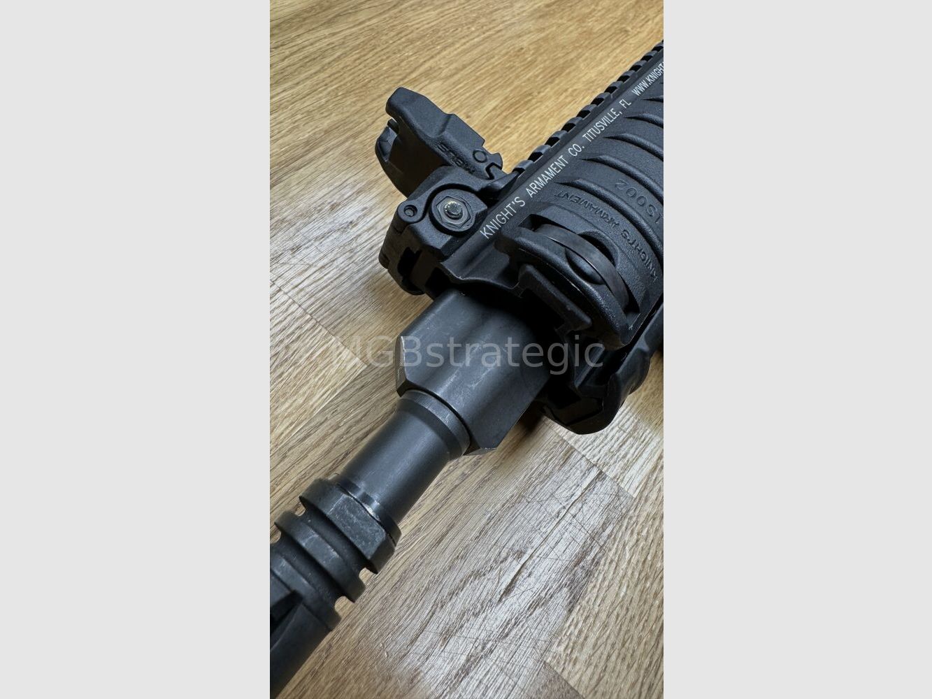 DPMS RFA3-L16 Lite 16 - 10,5" Lauf - halbautom. Büchse .223Rem System Typ AR15 AR-15 - Original Knight’s Armament Company Handschutz KAC