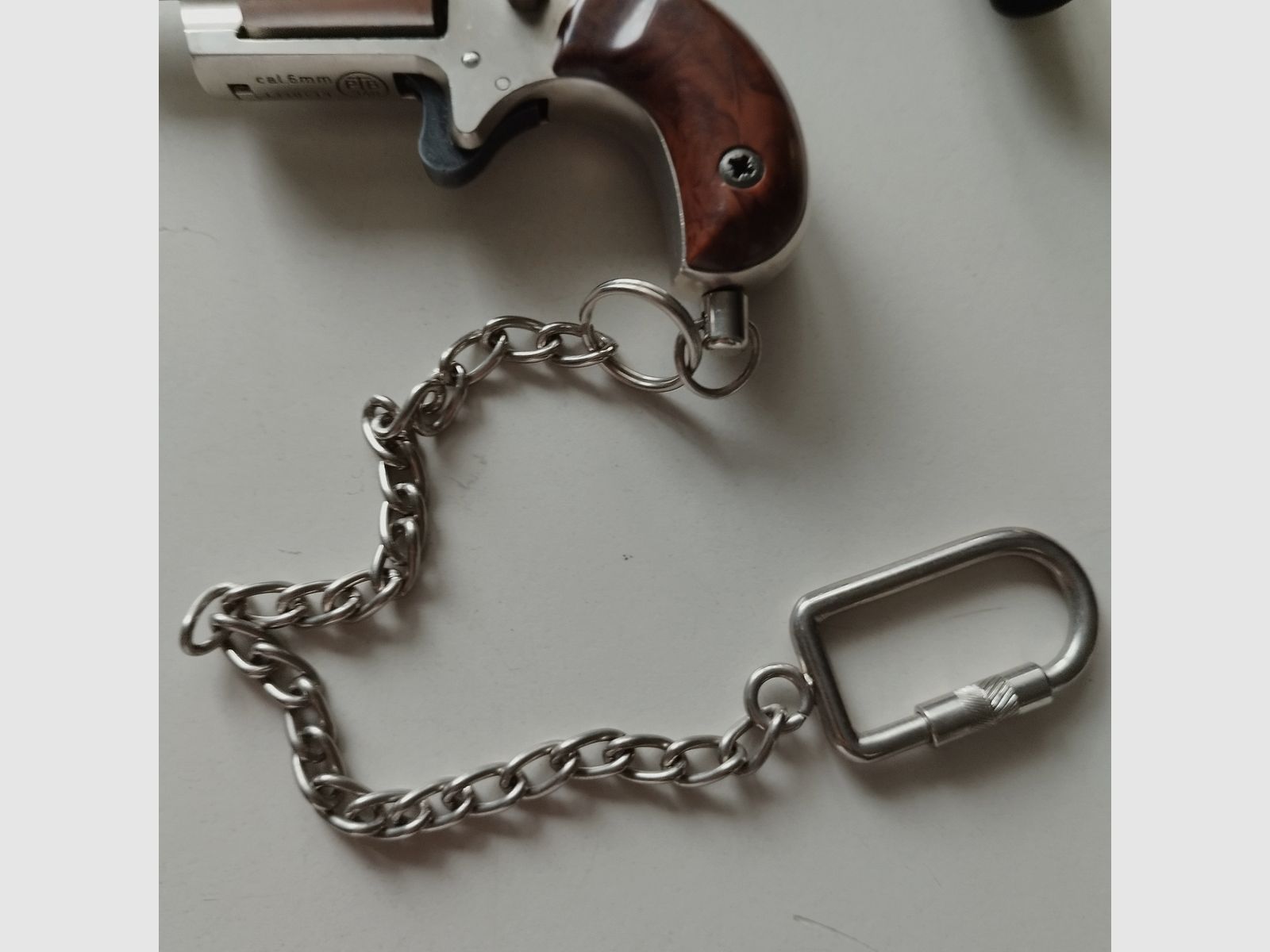 Piękny RÖHM Little Joe - rewolwer SRS 6mm FLOB.PL. z klamrą do paska i kaburą oraz akcesoriami w oryginalnym opakowaniu - przedmiot kolekcjonerski PTB