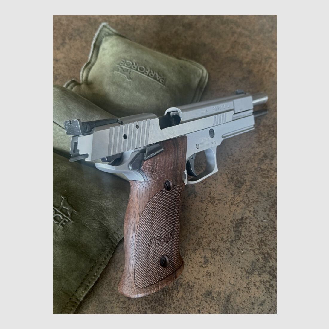 SIG Sauer P220 X-SIX .45Auto