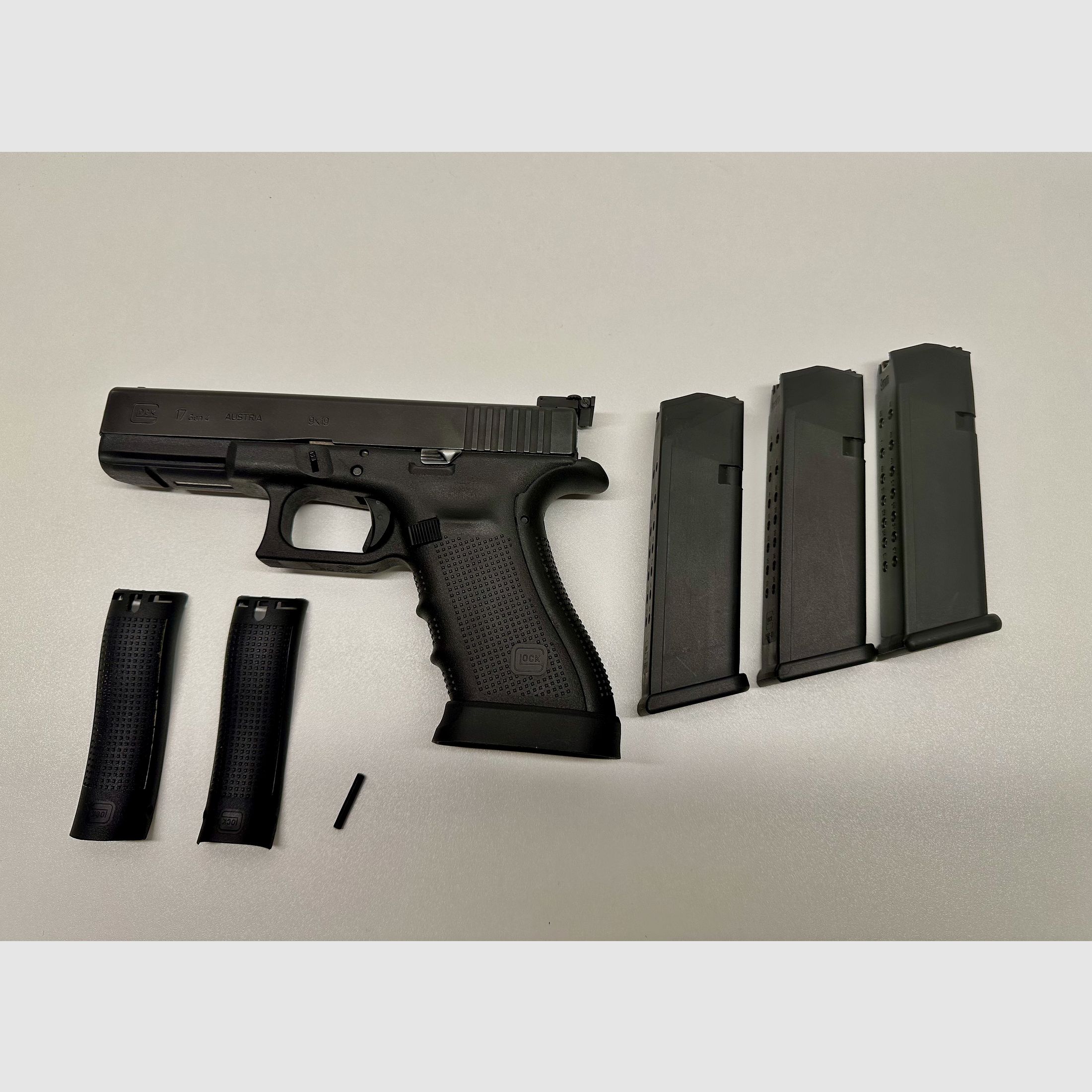 Glock 17 Gen. 4 Kal. 9mm Luger mit reichlich Zubehör und Tuning-Parts