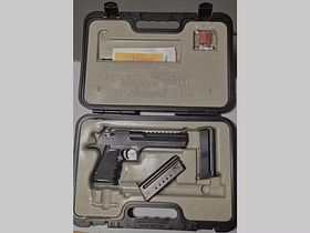 Magnum Research DESERT EAGLE .44 Magnum, 6" blued
