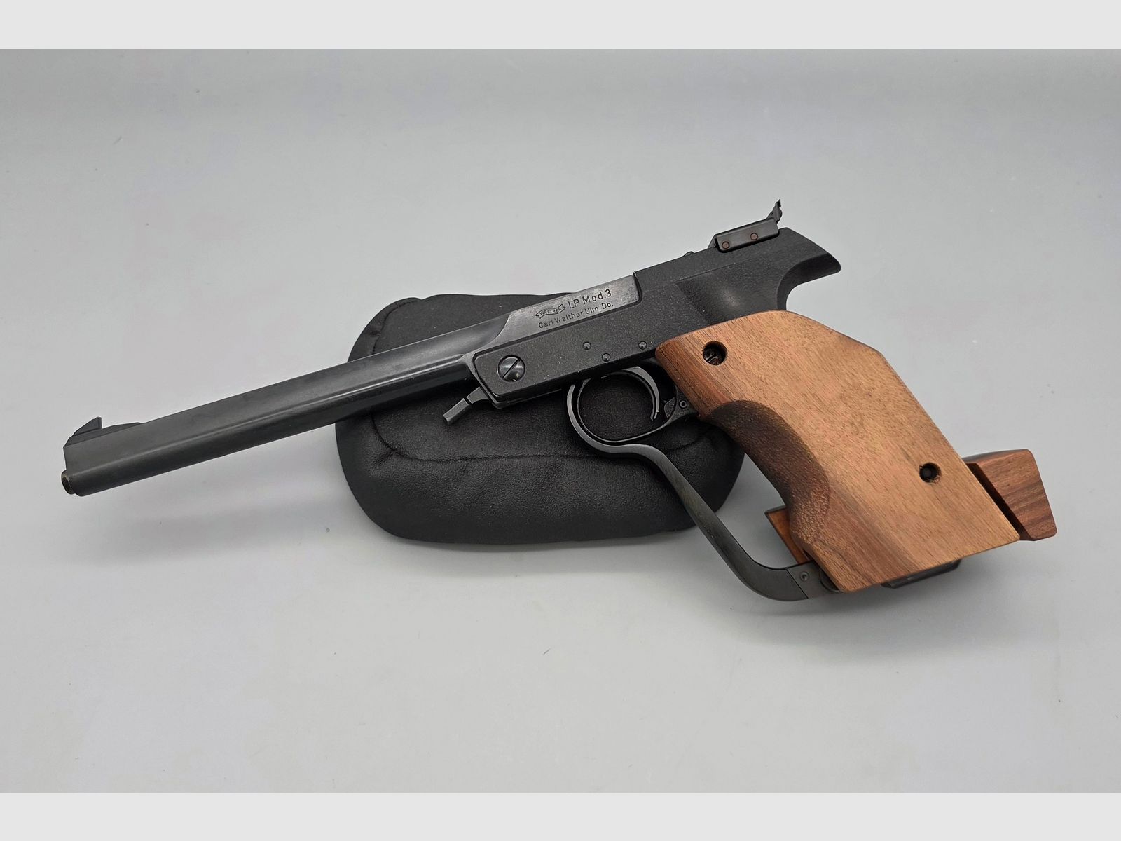 James Bond 007 pistola ad aria compressa Walther Mod. LP3 Match come successore simile all'LP2 nel calibro 4,5mm Diabolo