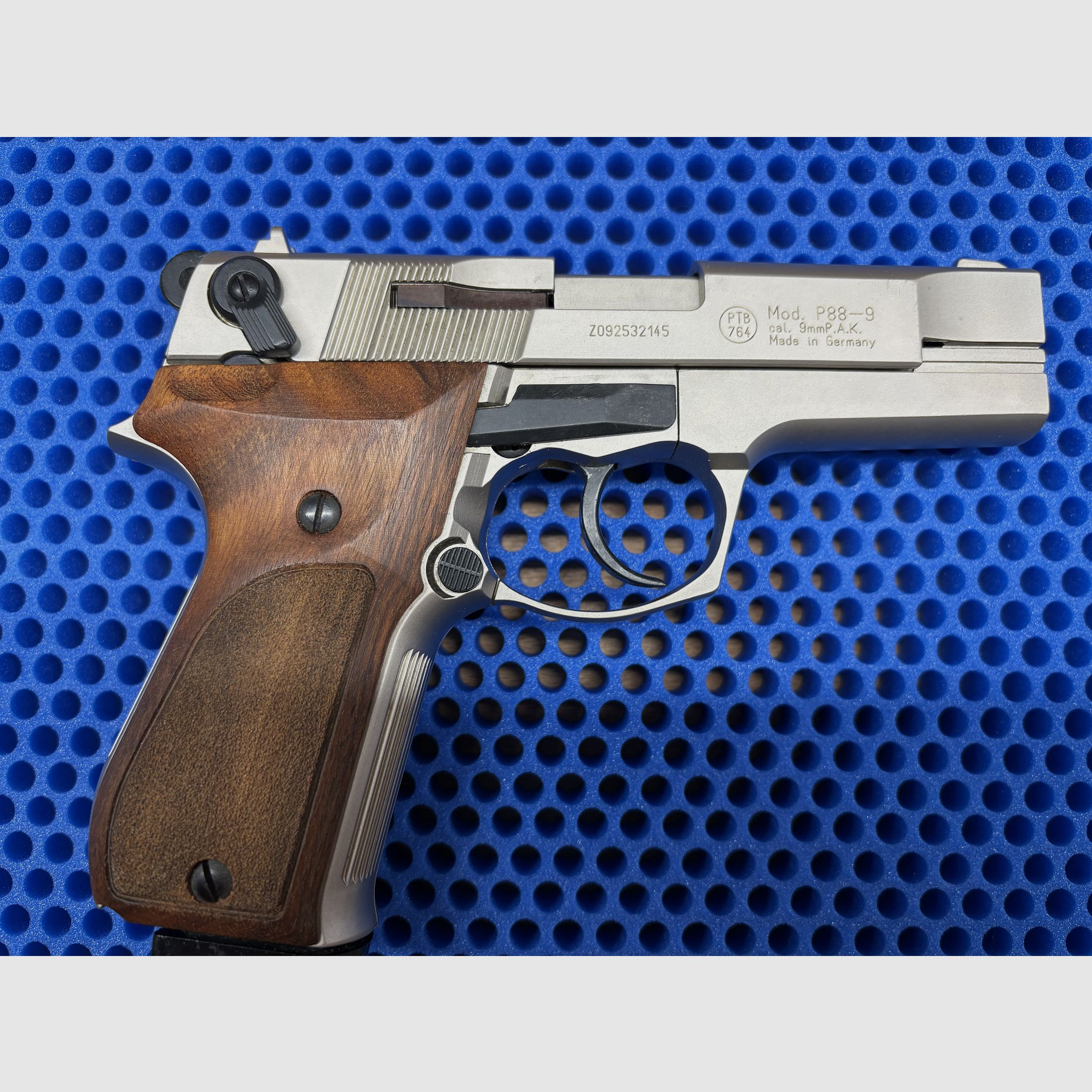 WALTHER P88 COMPACT - Níquel /Madera