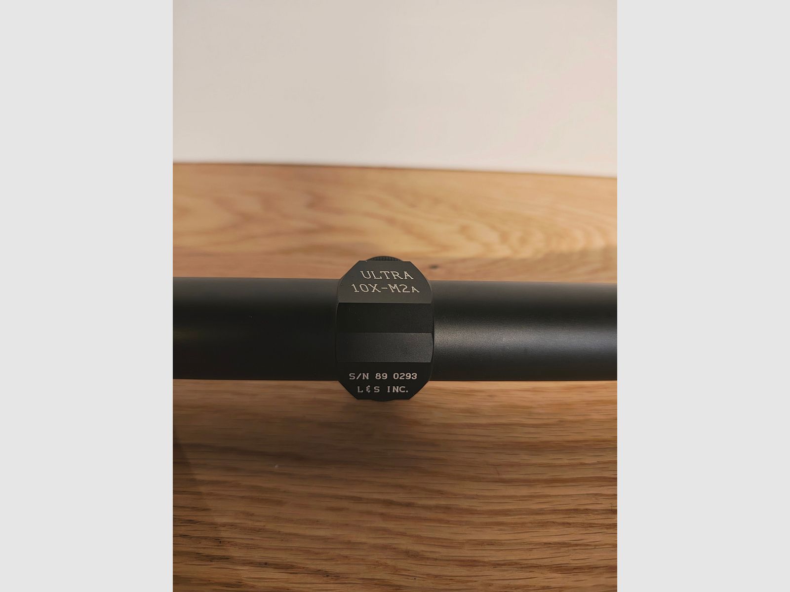 Leupold M2a Ultra 10x42 con caja y documentos originales