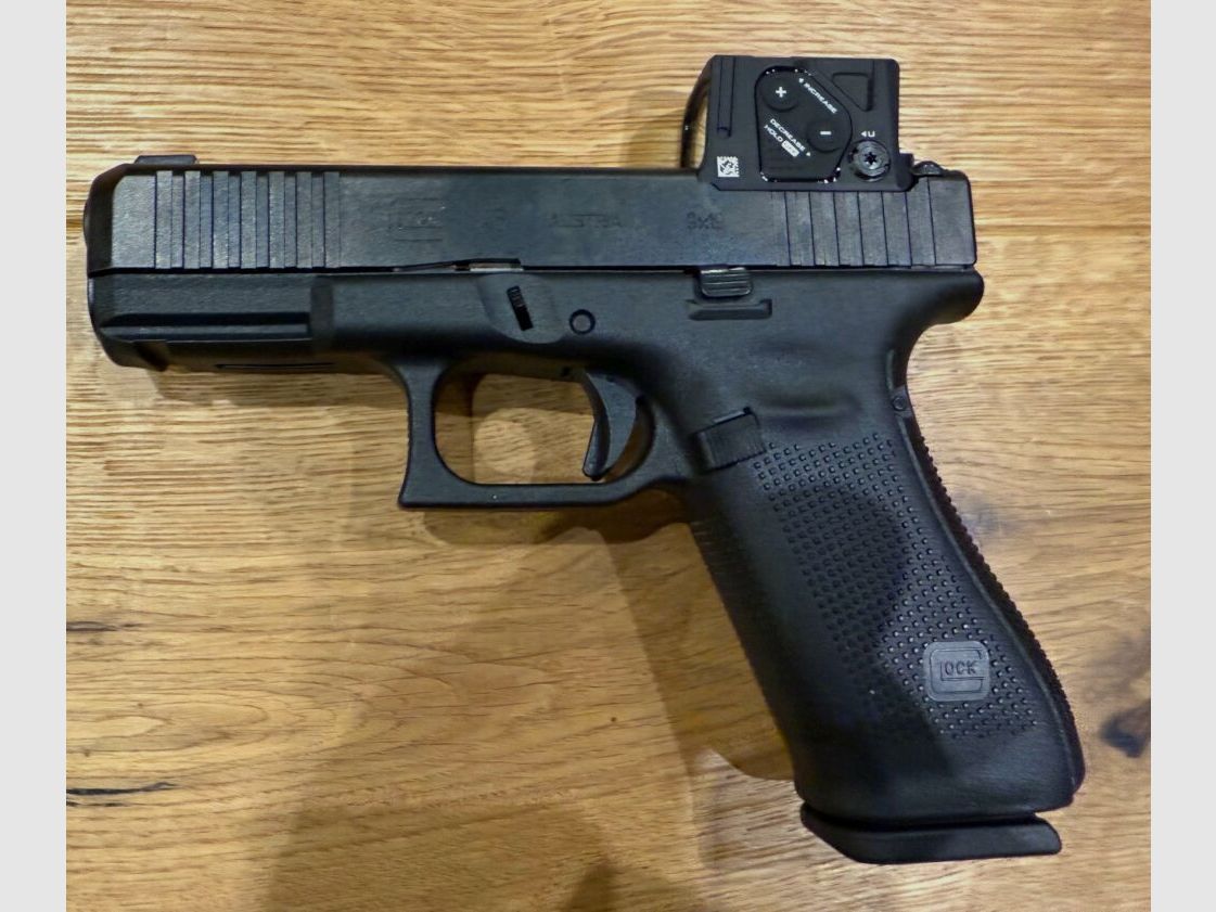Glock pistol 45 Gen5 MOS/FS A-CUT™ combo with Aimpoint COA