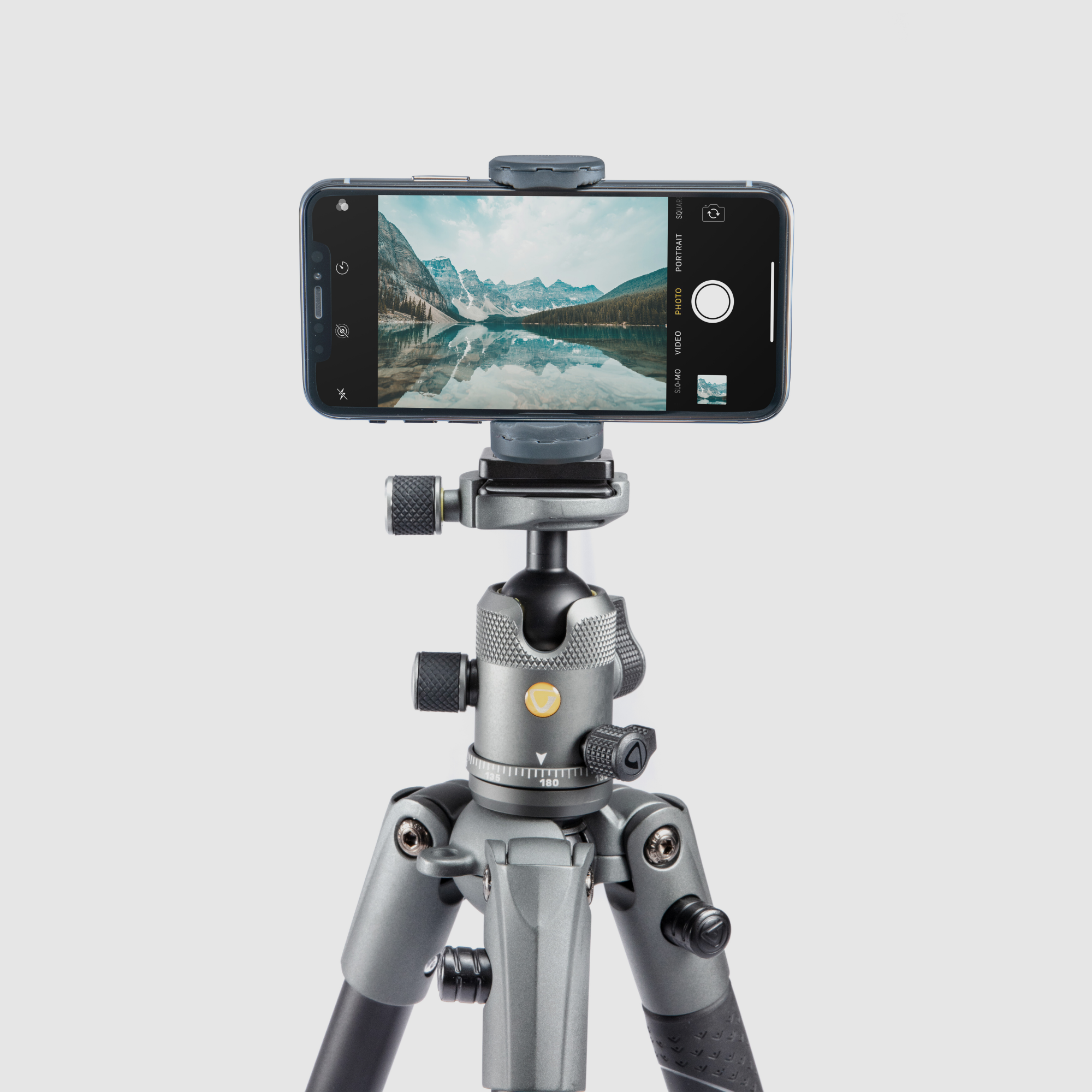 Vanguard Veo PA-10 – Universal mobile adapter with Bluetooth remote, image 2 of 5