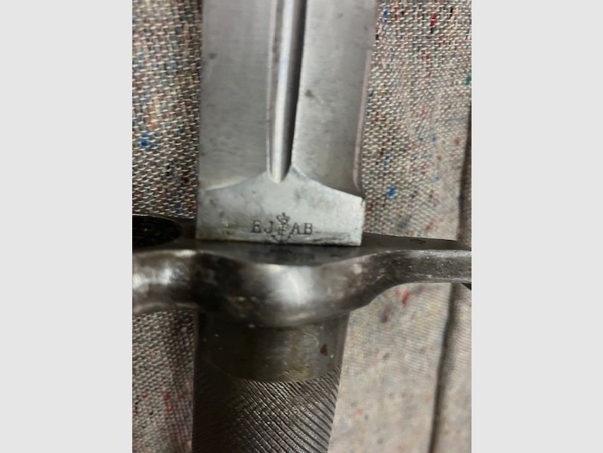 Schwedisches Bajonett Modell 1896 für den Schwedenmauser. Der Hersteller ist die Firma E.J.A.B. - Eskilstuna Jernolegets Aktion Bolaget in Eskilstuna / Schweden.