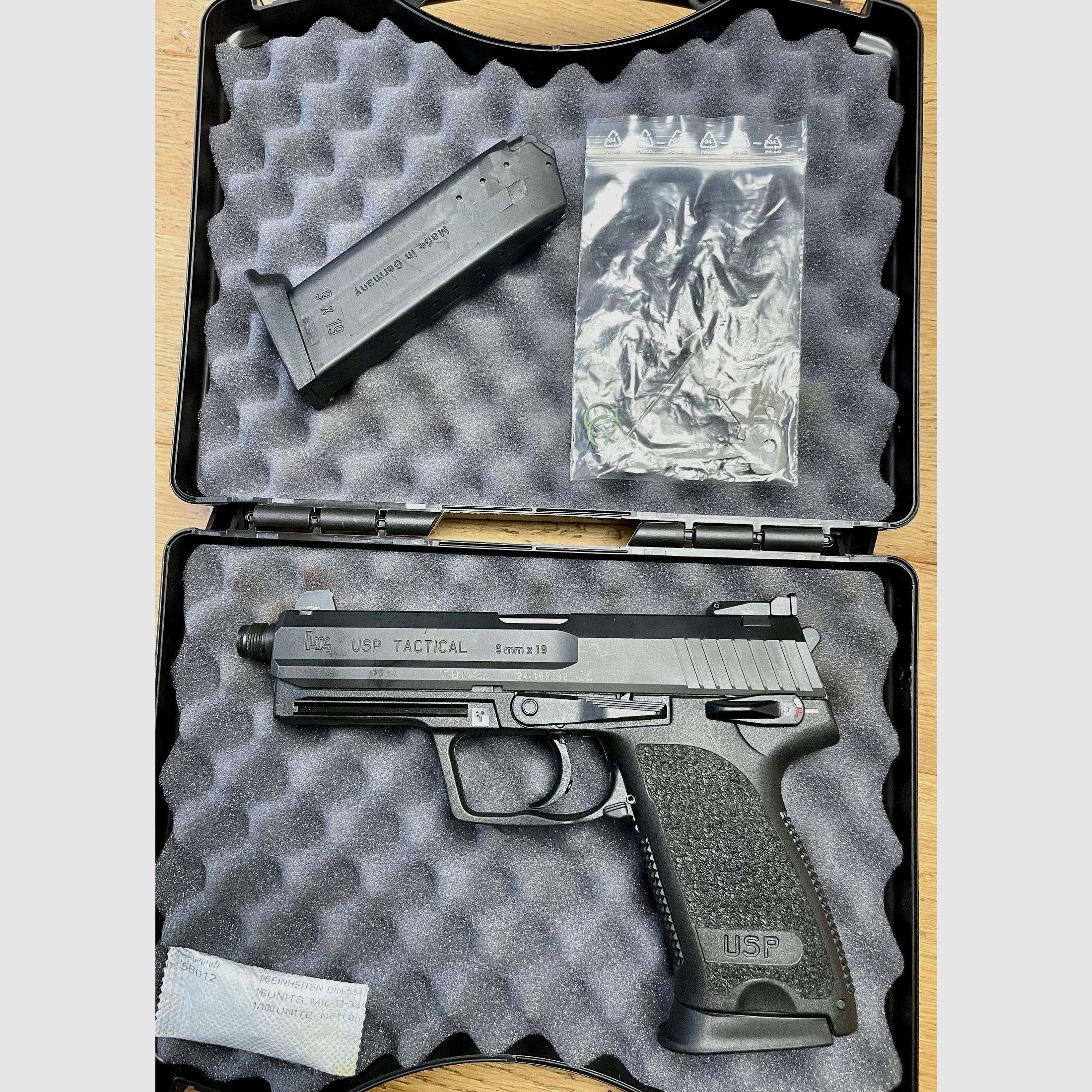Pistola Heckler & Koch HK USP Tactical - 9mm